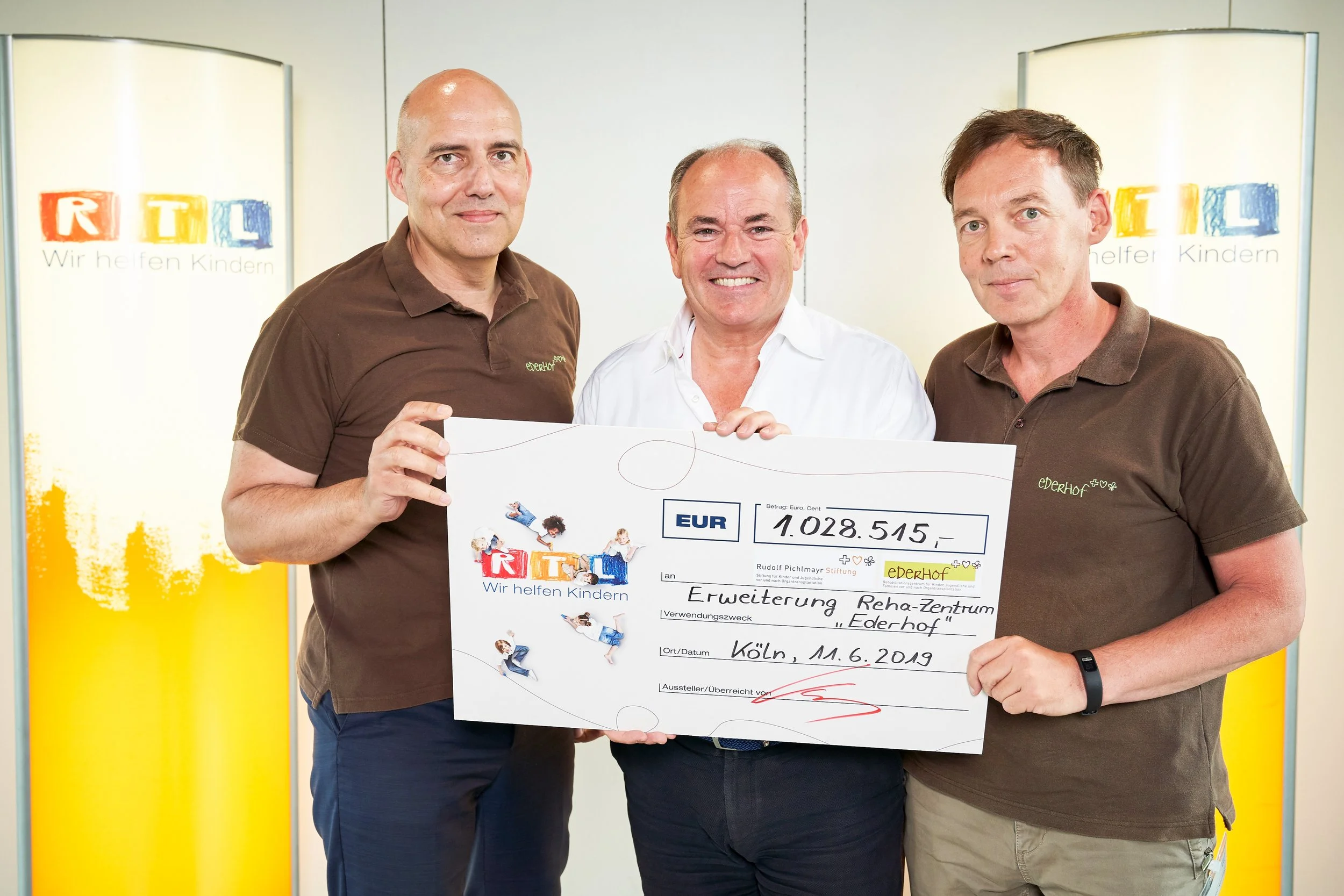 2019_ScheckübergabeRTL_TVNOW-Guido Engels3.jpg