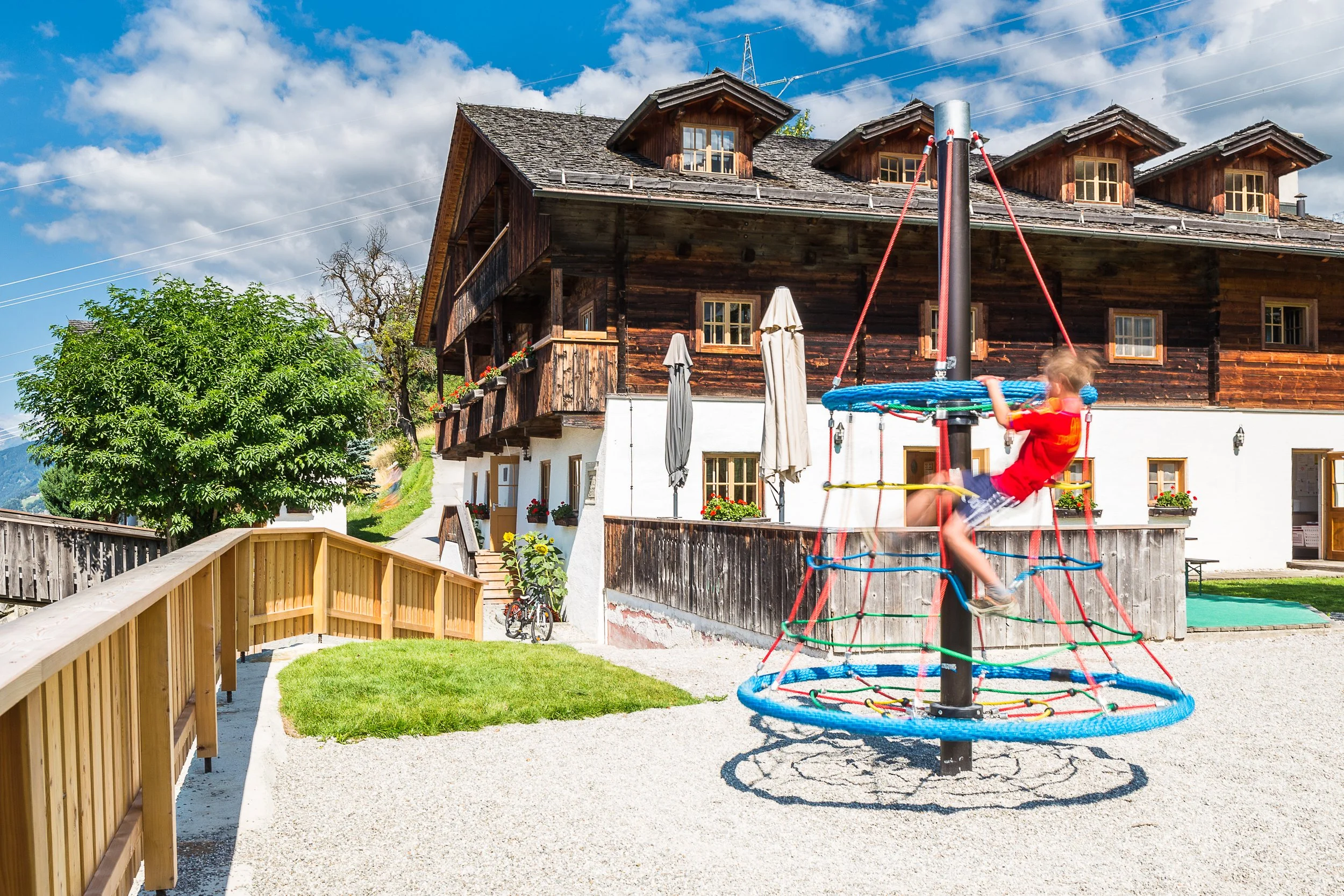 Ederhof vom Spielplatz.jpg