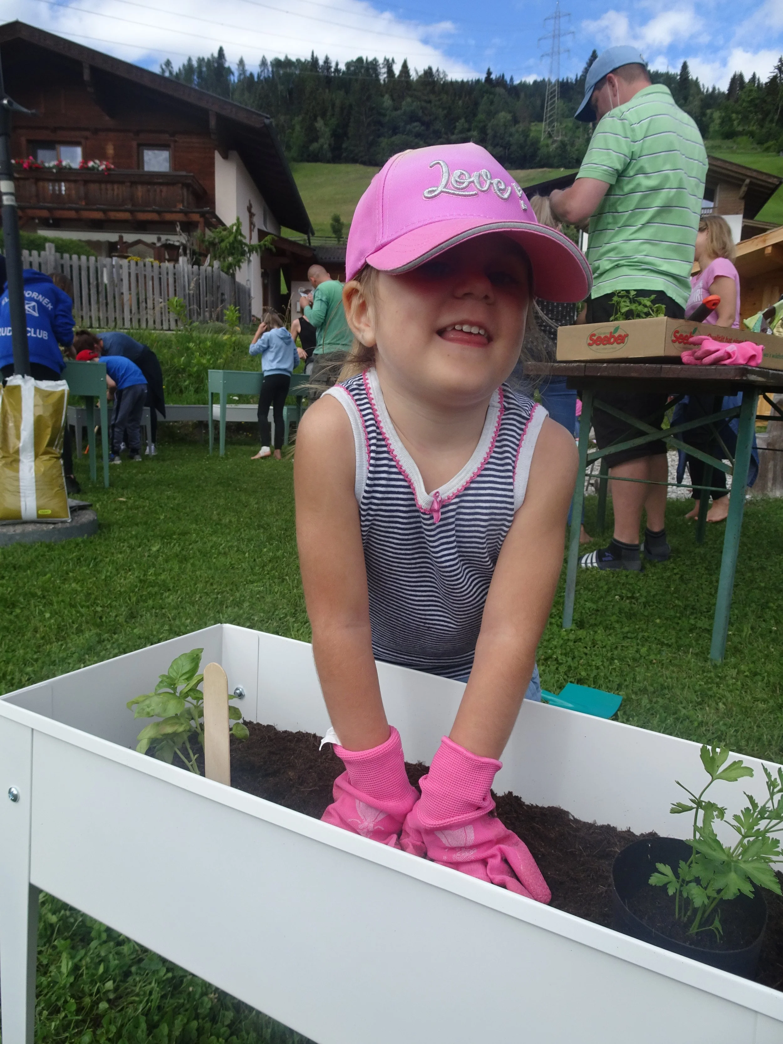 Gärtnern im Therapiegarten2.JPG