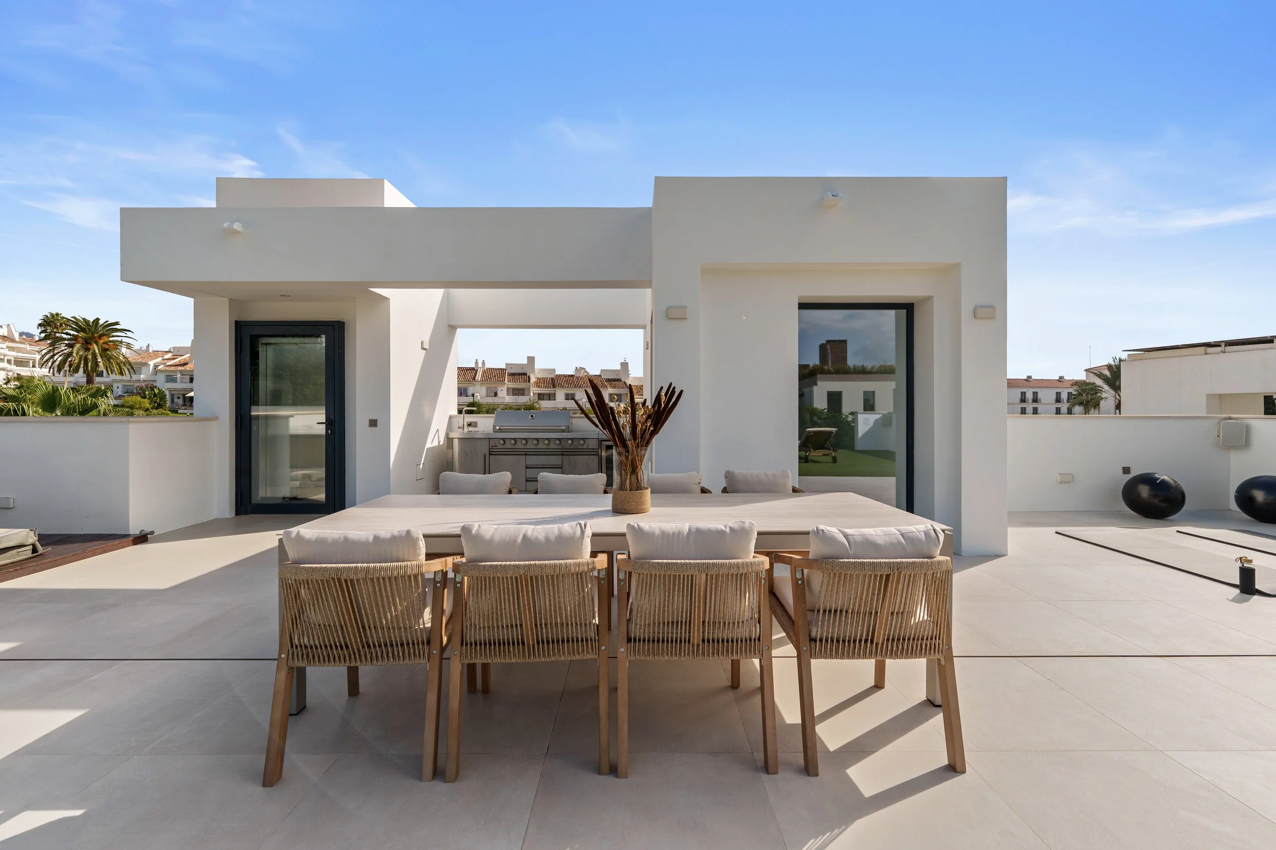 villa-for-sale-marbella-rooftop-solarium-CMH2429S.jpg