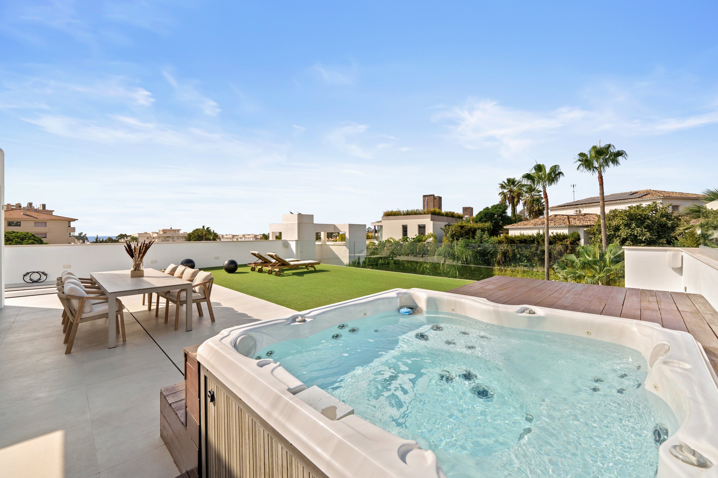 private-jacuzzi-panoramic-views-nueva-andalucia-CMH2429S.jpg