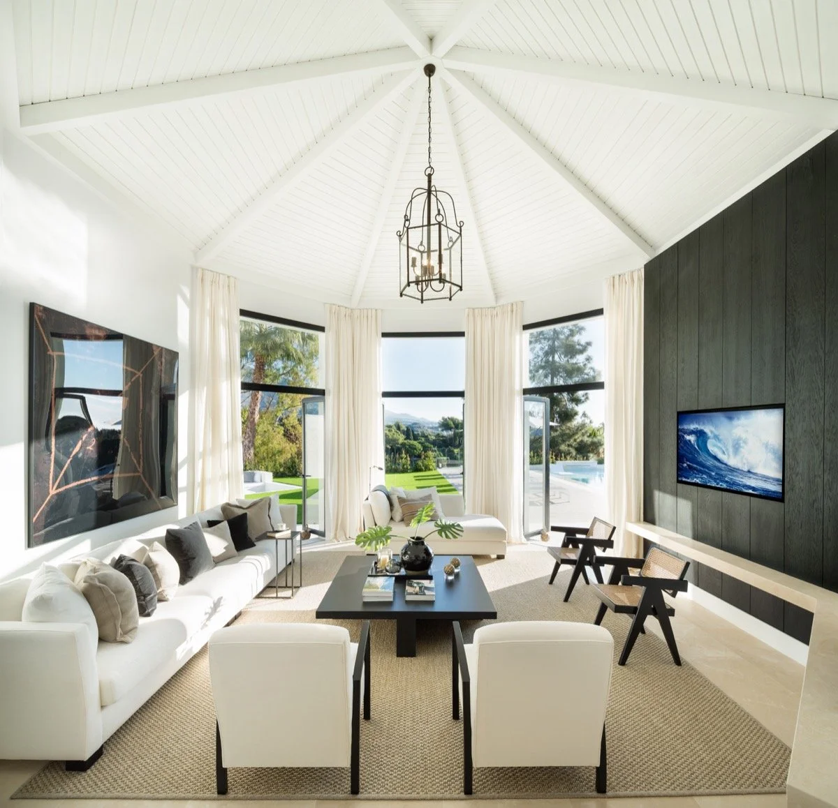 Luxury 5-bedroom villa for sale in Aloha Nueva Andalucia Marbella with private pool.