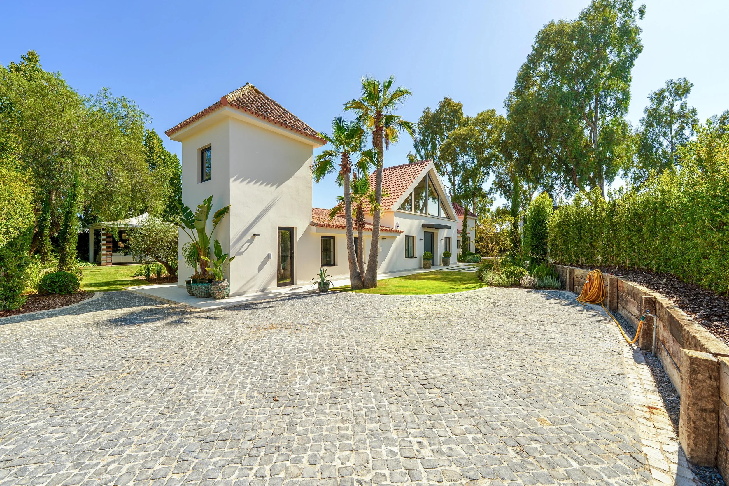 luxury-one-level-villa-puerto-banus-marbella-ref-CMH2386S43.jpg