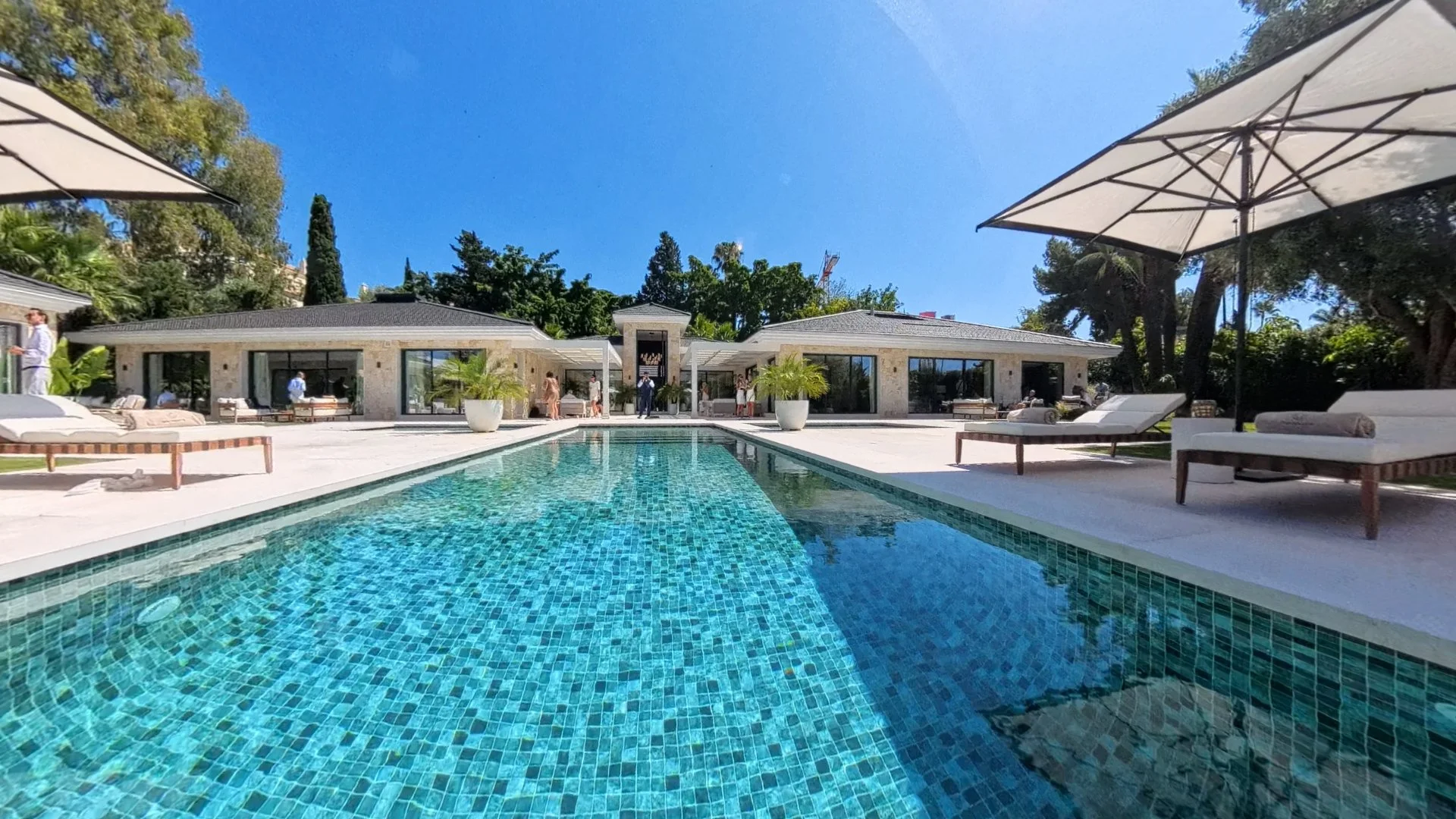 The energy of the June 2025 Open House. A record-breaking preview with 8,160 views, showcasing the finest of Las Brisas living.