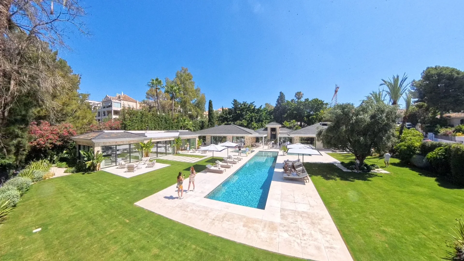 Frontline Golf Estate – Nueva Andalucía – €20,500,000 Ref: CMH2113S