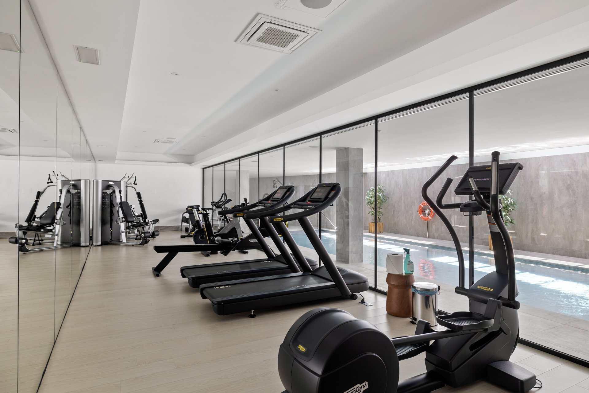 urb-nine-lions-nueva-andalucia-marbella-7-bed-luxury-apartment CMH47160.jpg