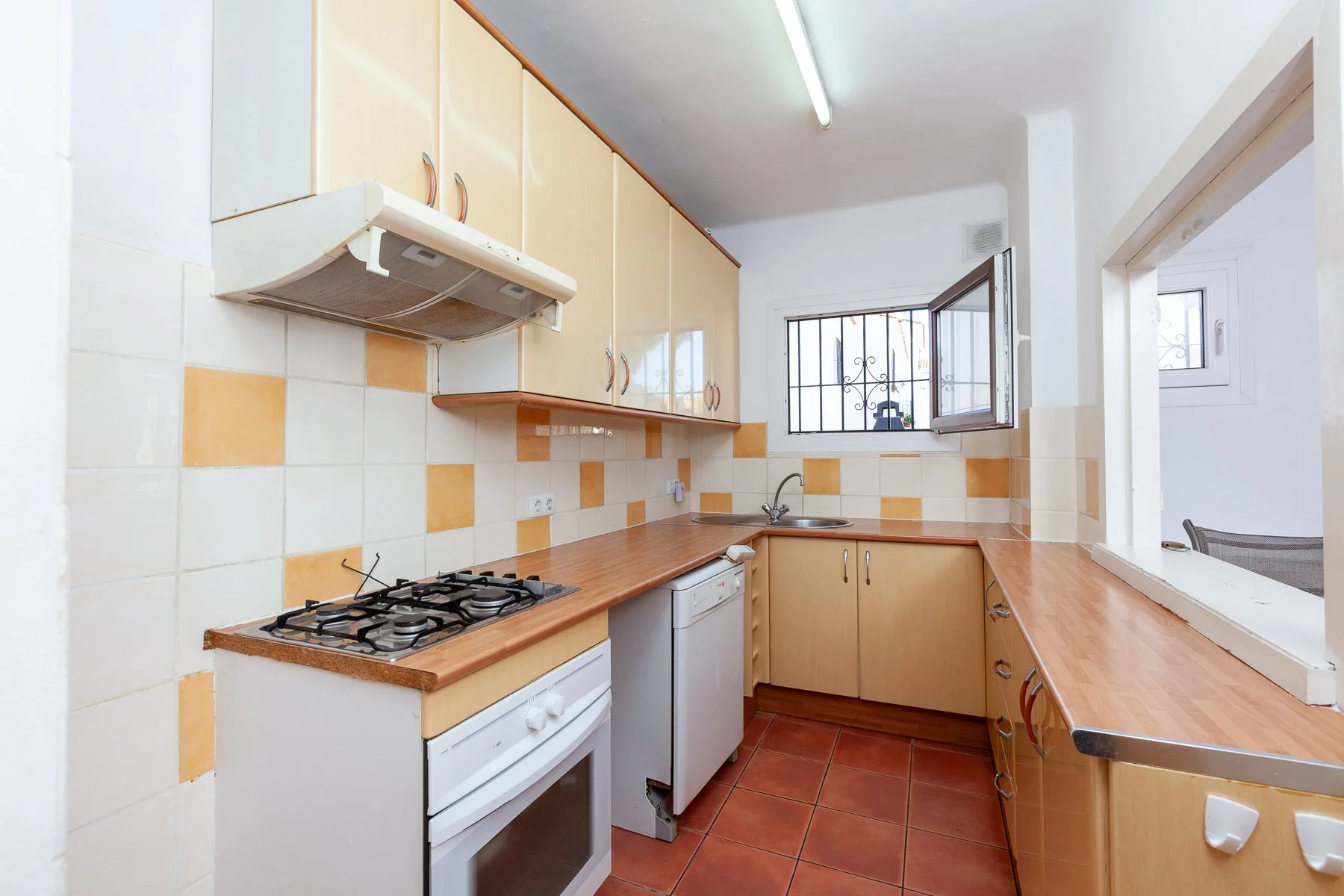 las-cancelas-xarblanca-townhouse-marbella-renovation-project- (11 of 21).jpg