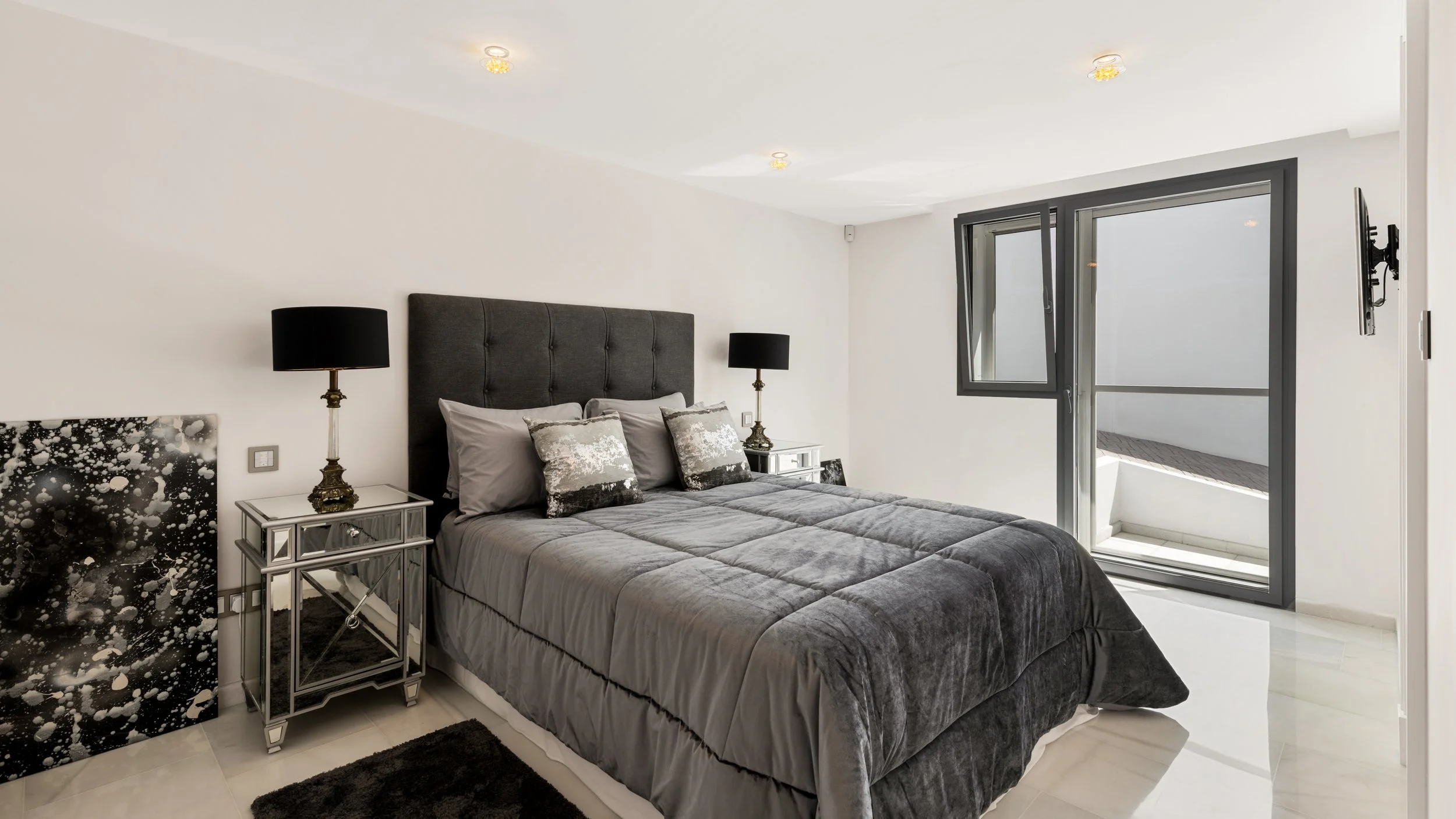 master-bedroom-suite-modern-interiors-la-cerquilla-cmh2440