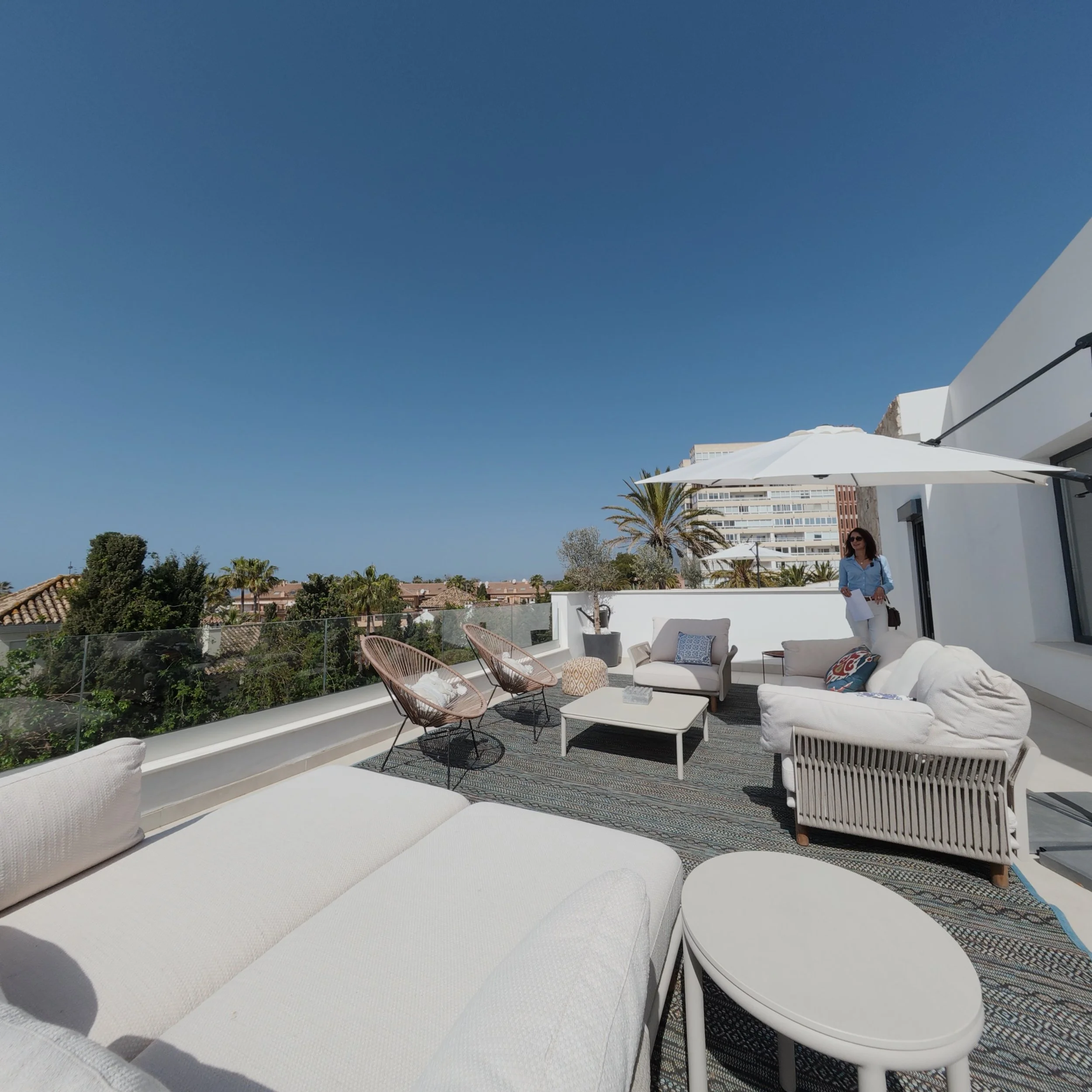 Panoramic Rooftop Sanctuary