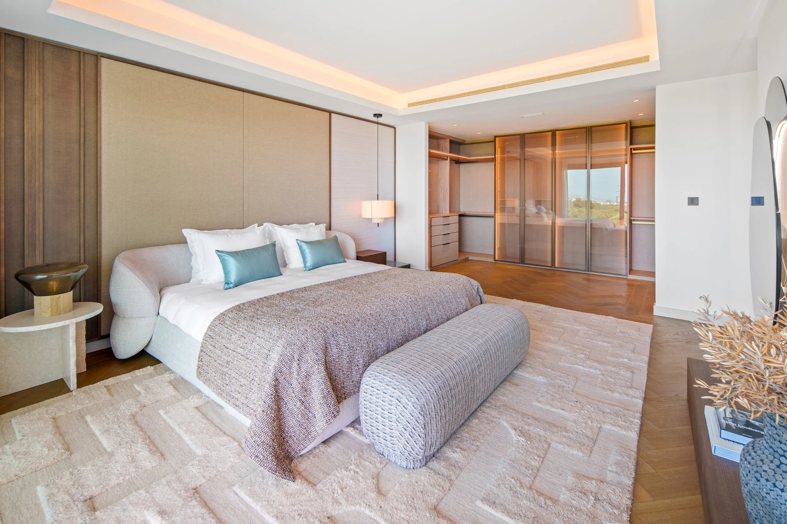 modern-master-bedroom-sea-views-marbella.jpg