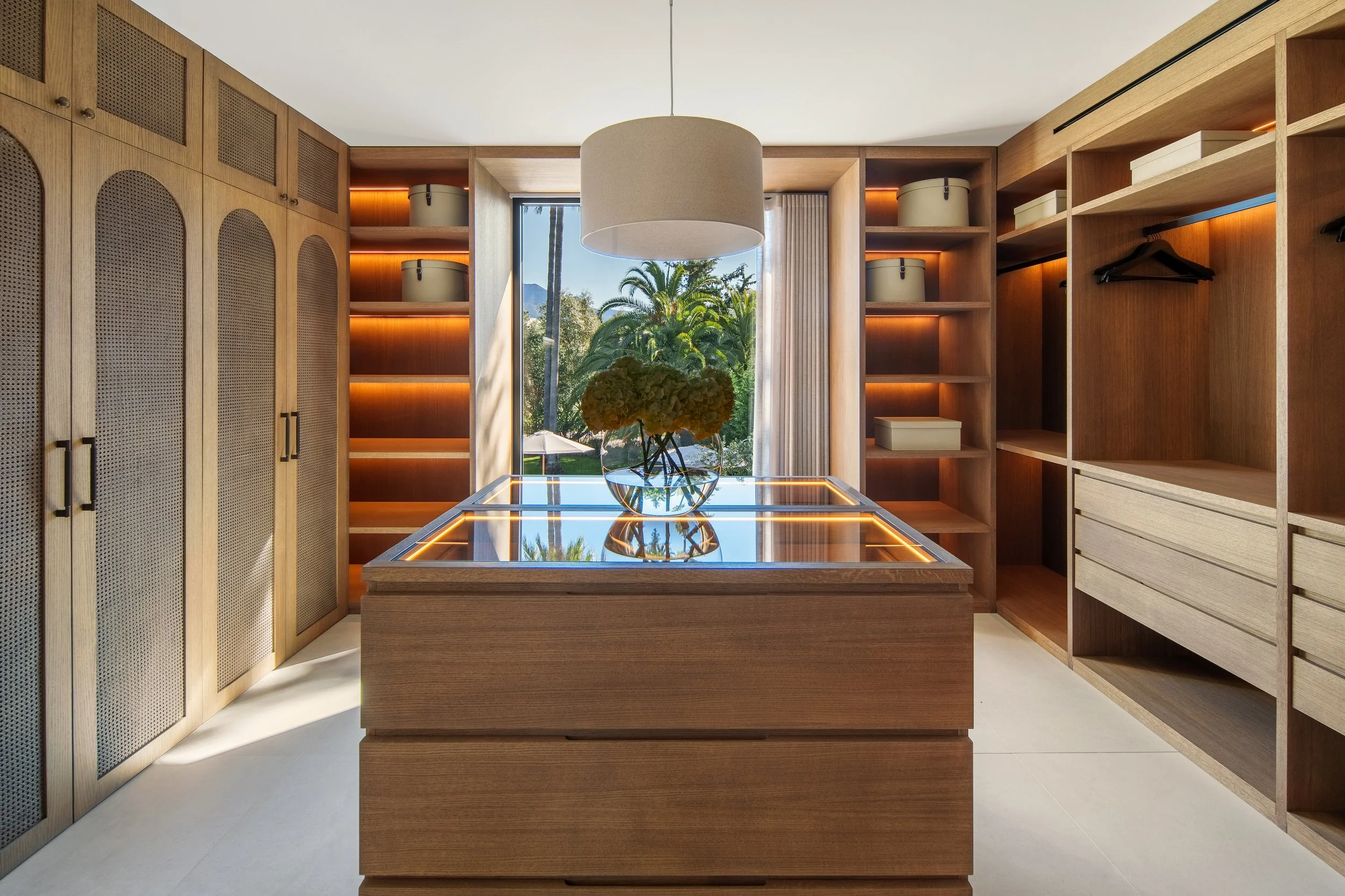 luxury-dressing-room-oak-closet-marbella-CMH2561S.jpg