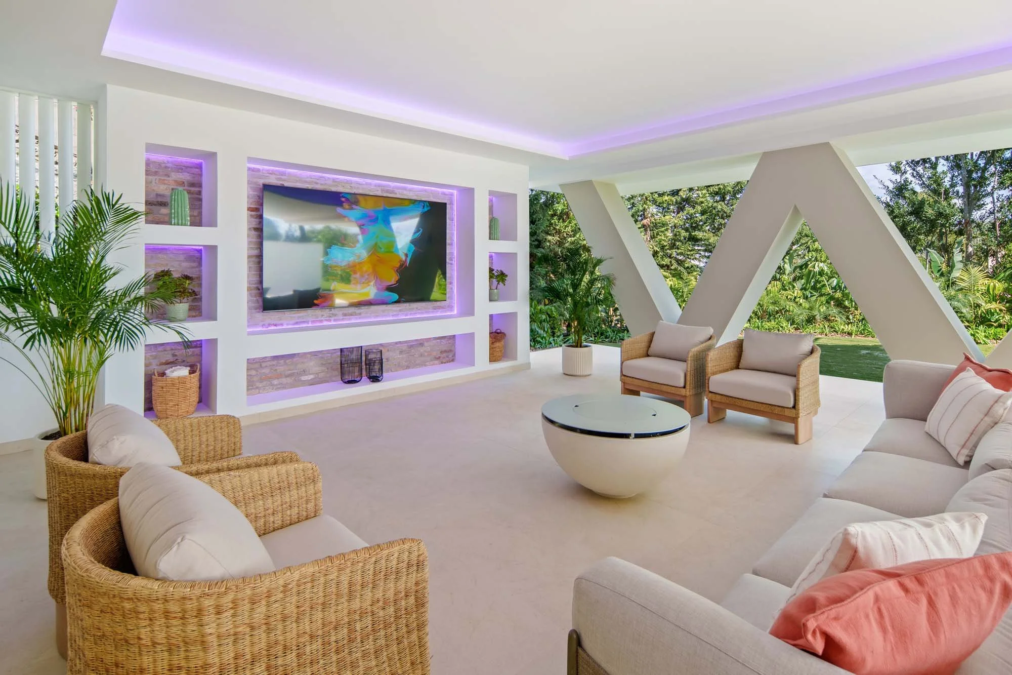marbella-nueva-andalucia-luxury-modern-villa-CMH2559-06 (1).jpg