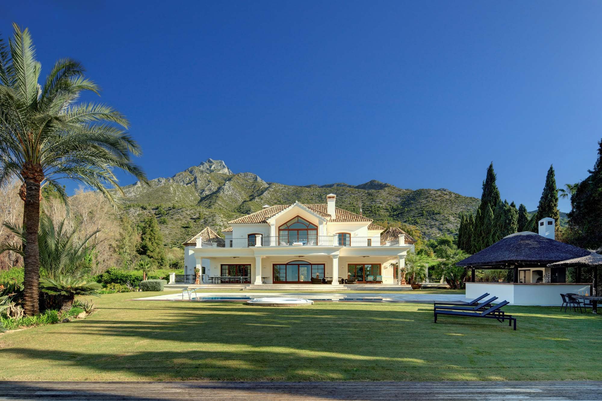 Inside an €8.5M Contemporary Marbella Golden Mile Mansion! (Ref: CMH16227P