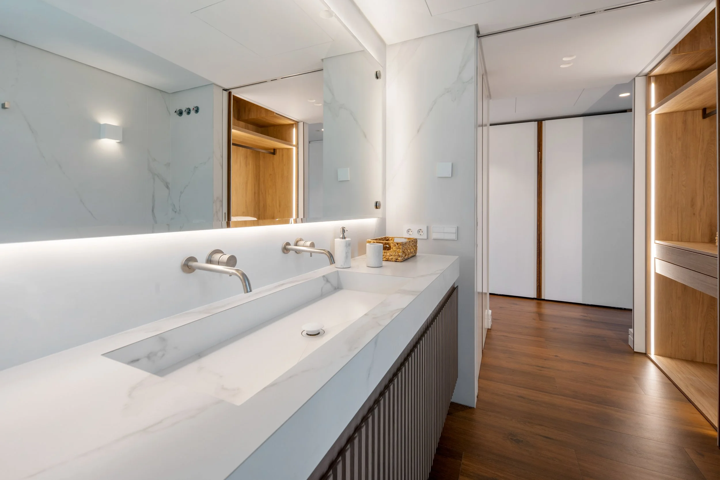 Premium Long-Line En-Suite Vanity