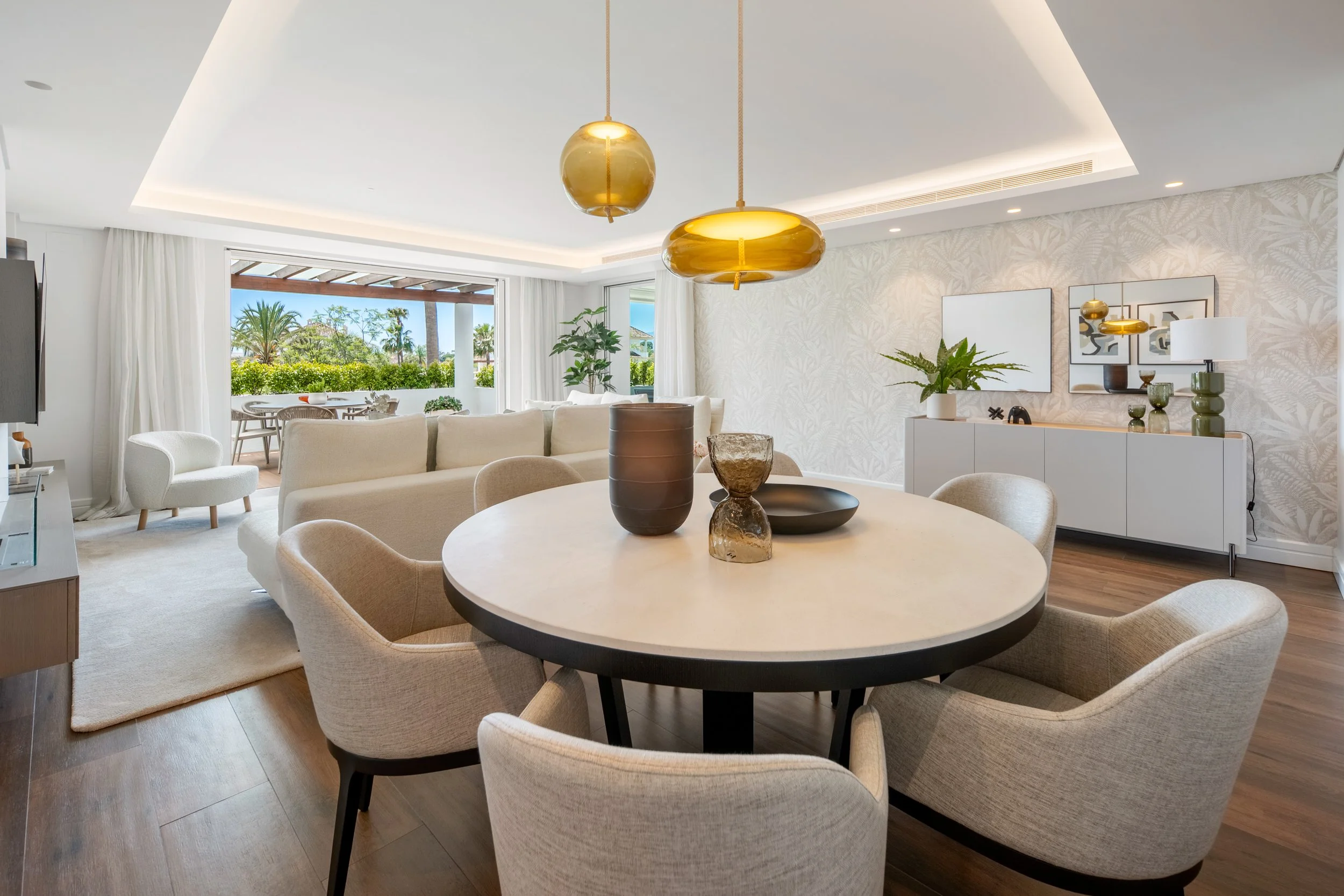 Refined Open-Plan Dining Area