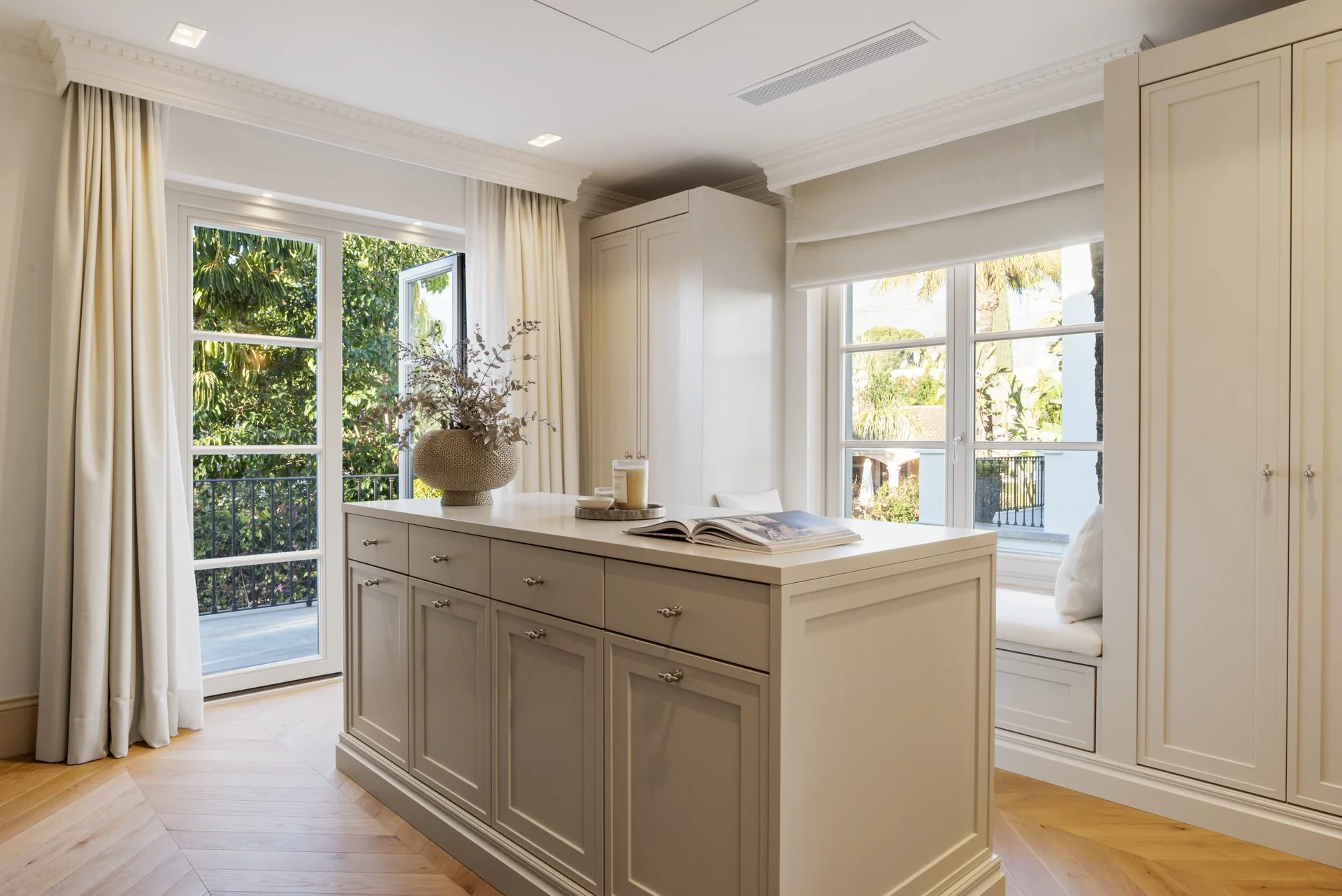 luxury-walk-in-wardrobe-dressing-room-marbella-CMH2550s.jpg