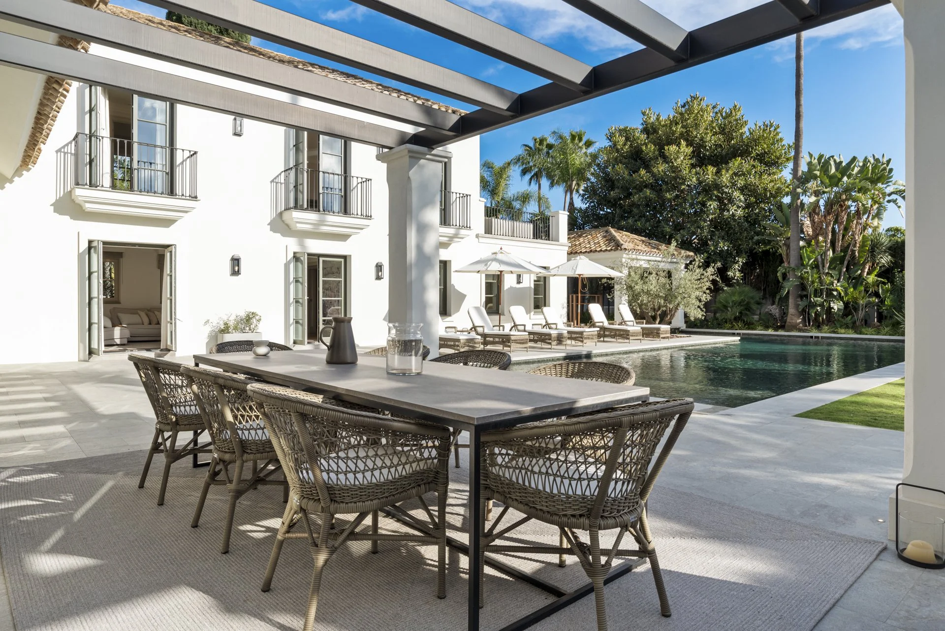 outdoor-al-fresco-dining-table-terrace-CMH2550s.jpg