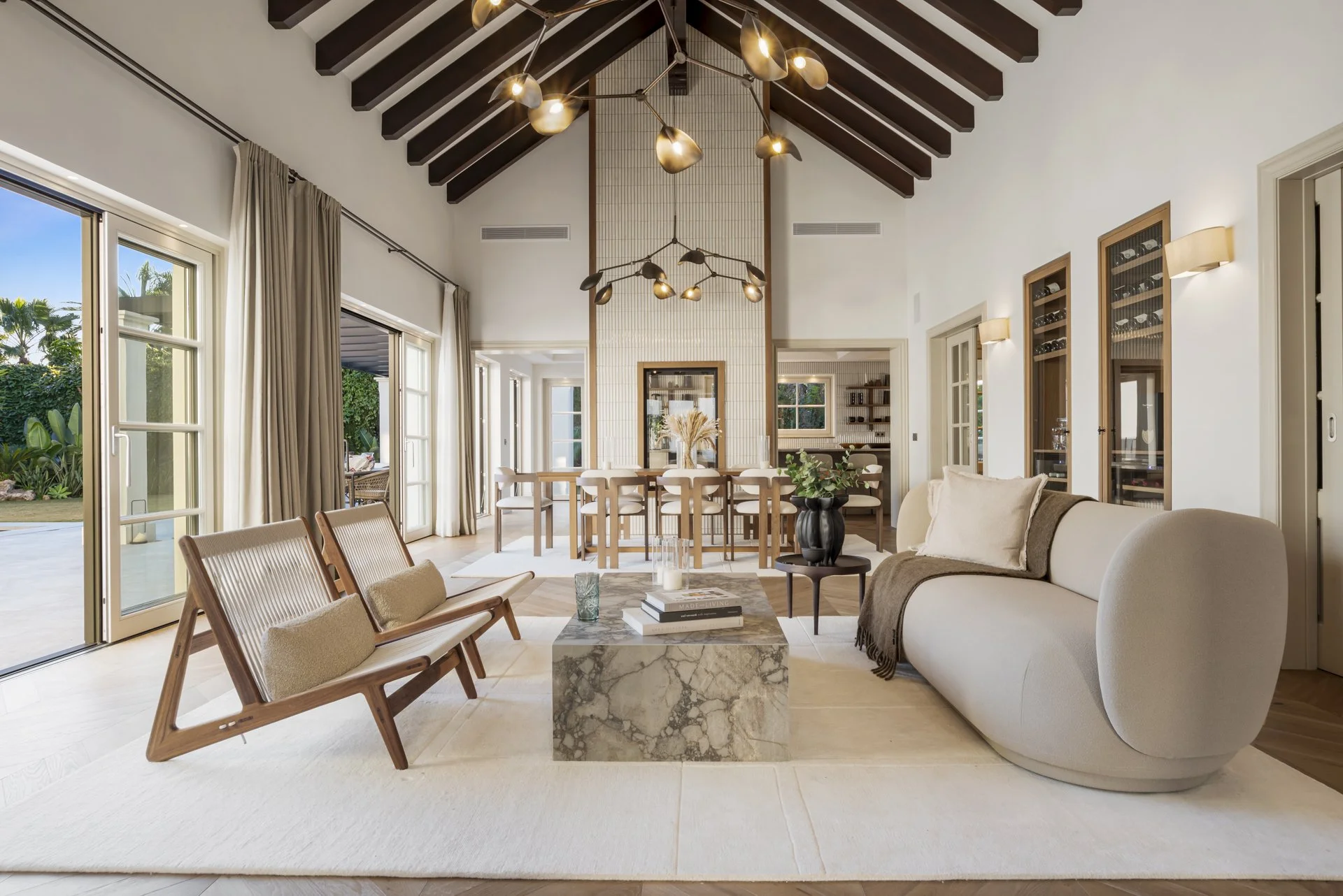 open-plan-living-room-luxury-interior-marbella-CMH2550s.