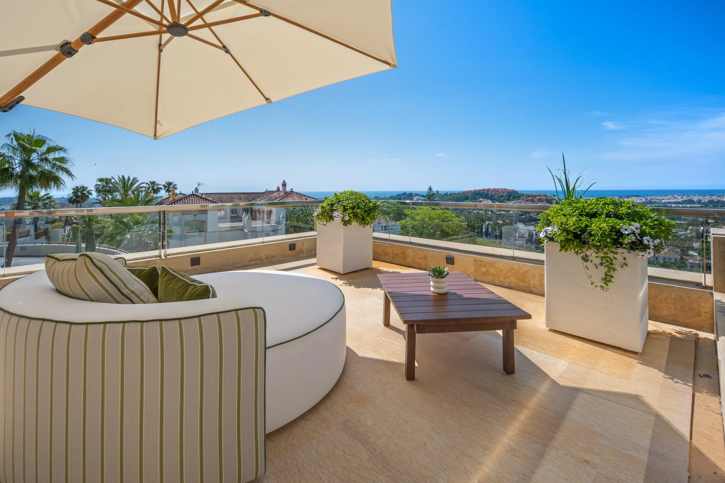 luxury-duplex-penthouse-nueva-andalucia-marbella-cmh2208s-terrace-daybed-lounge.