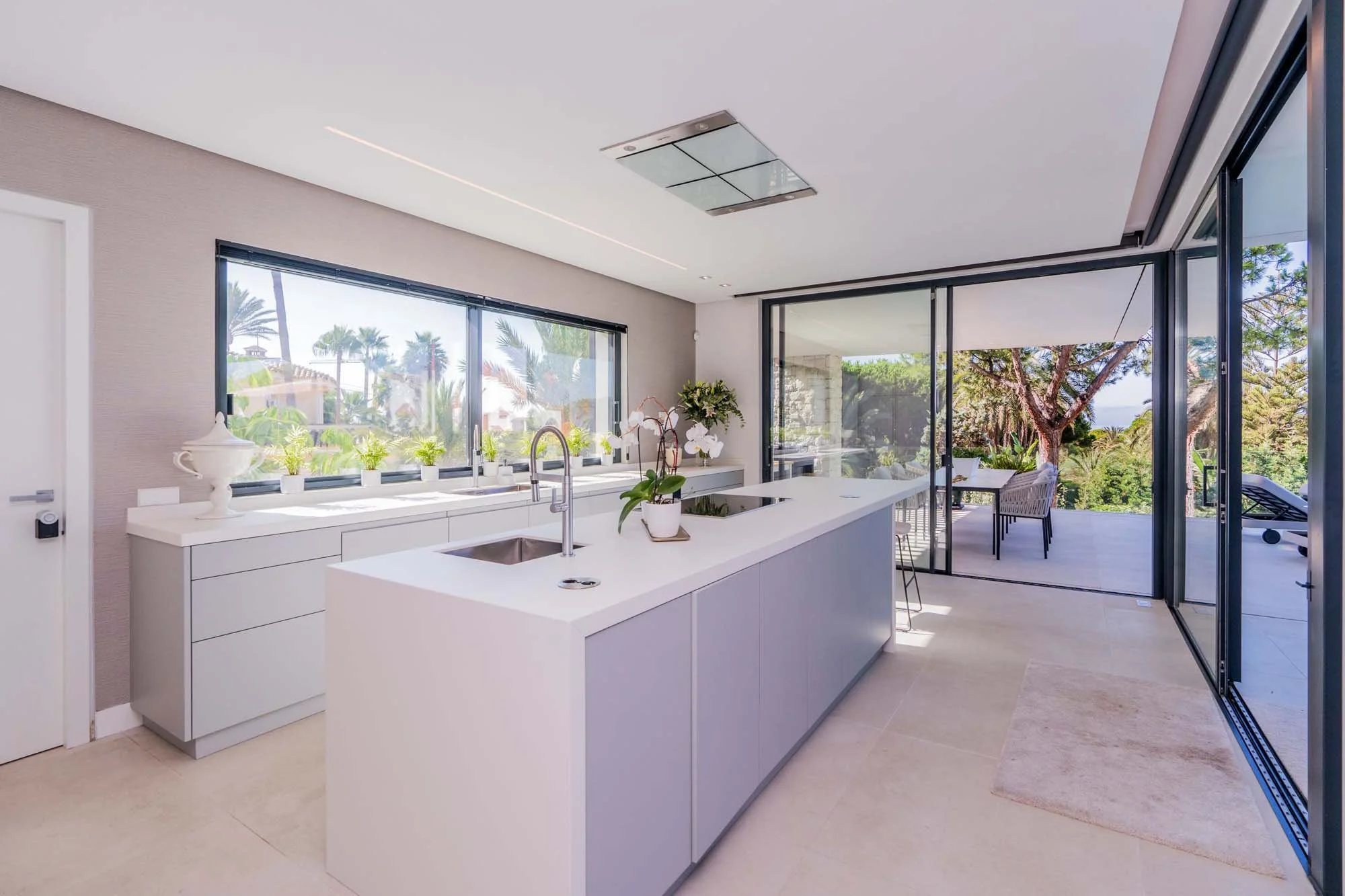 Designer Minimalist Kitchen