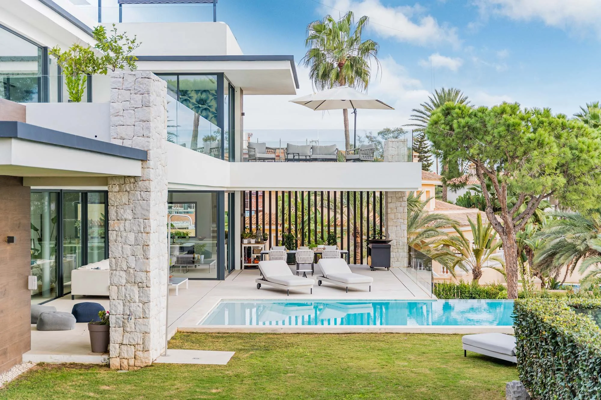 Contemporary Architecture &amp; Facade