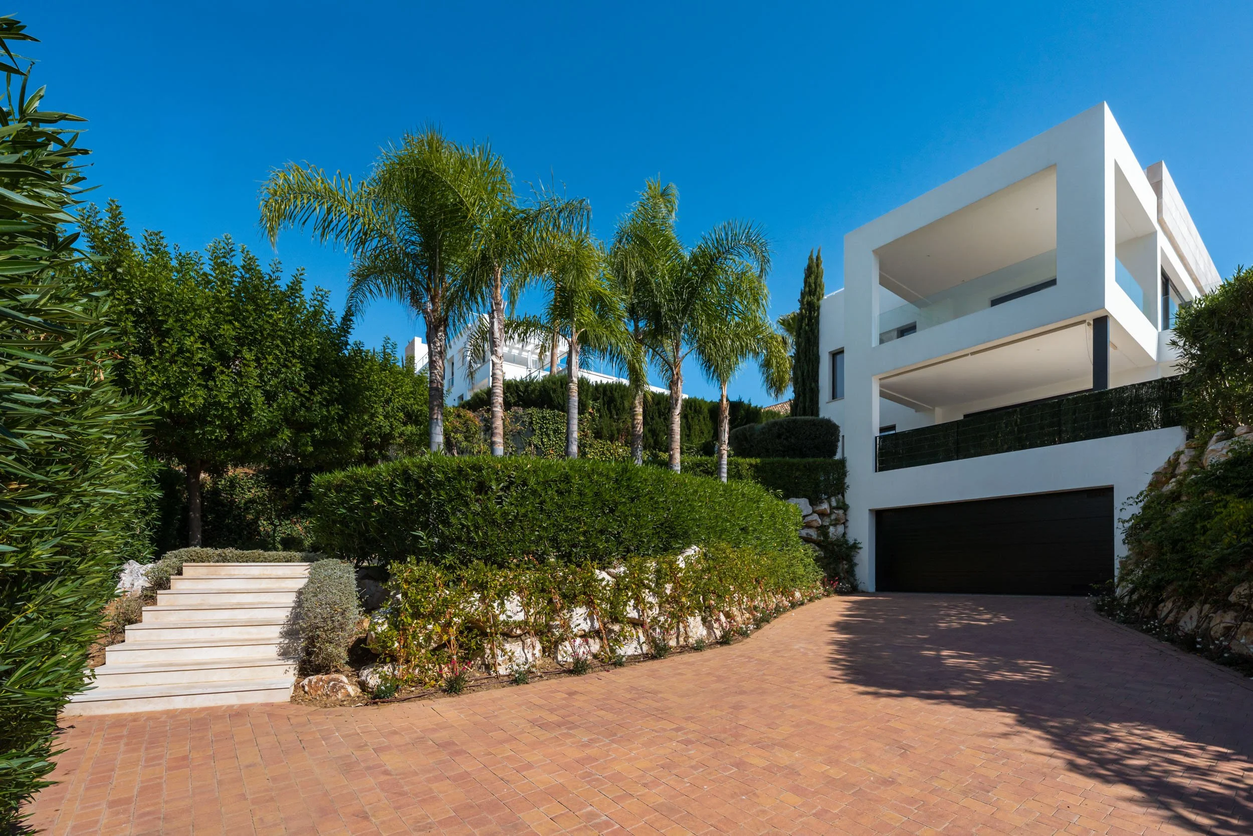 Private Driveway and Garage Entrance | CMH2666s