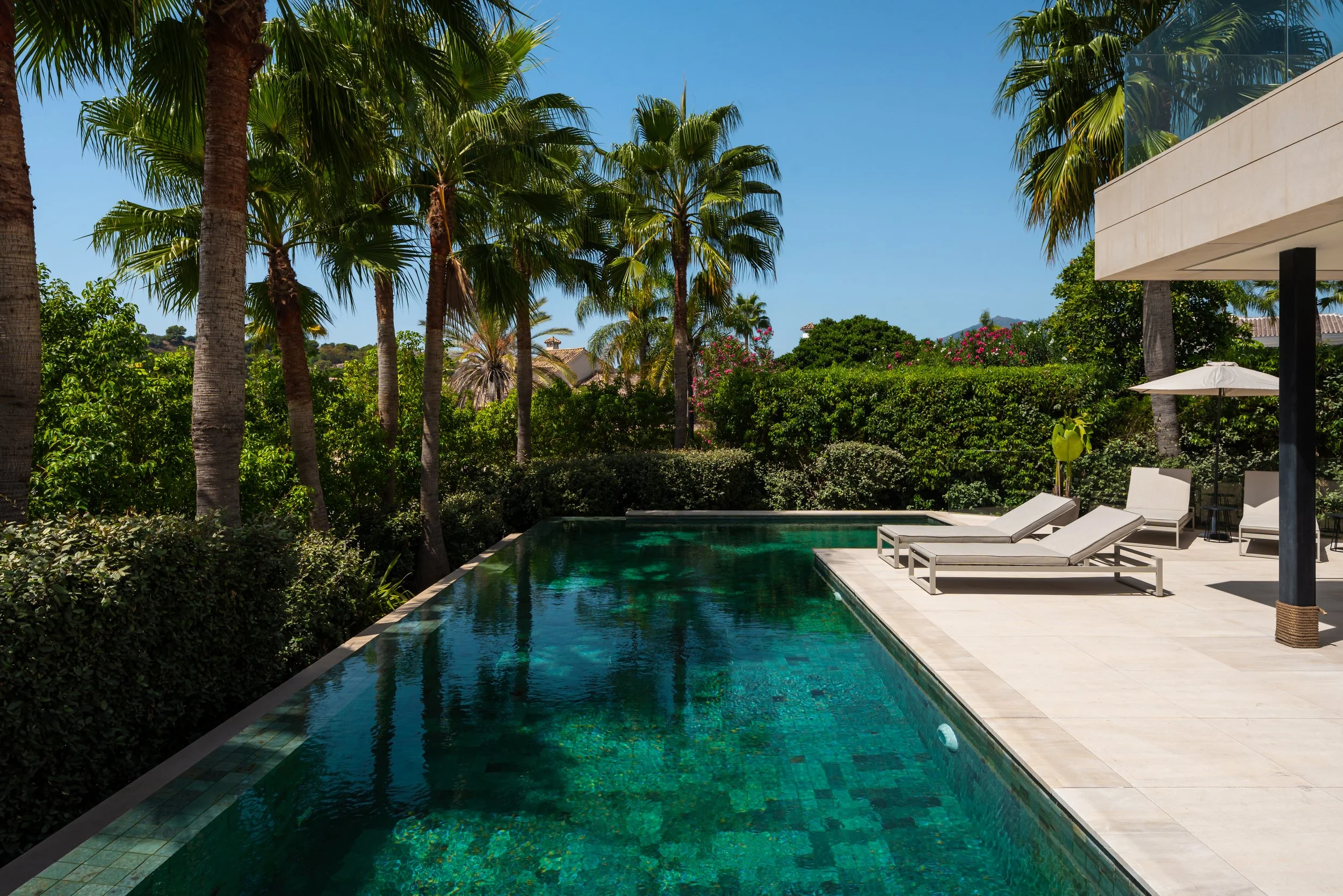 Private Swimming Pool &amp; Landscaped Gardens | CMH1122s