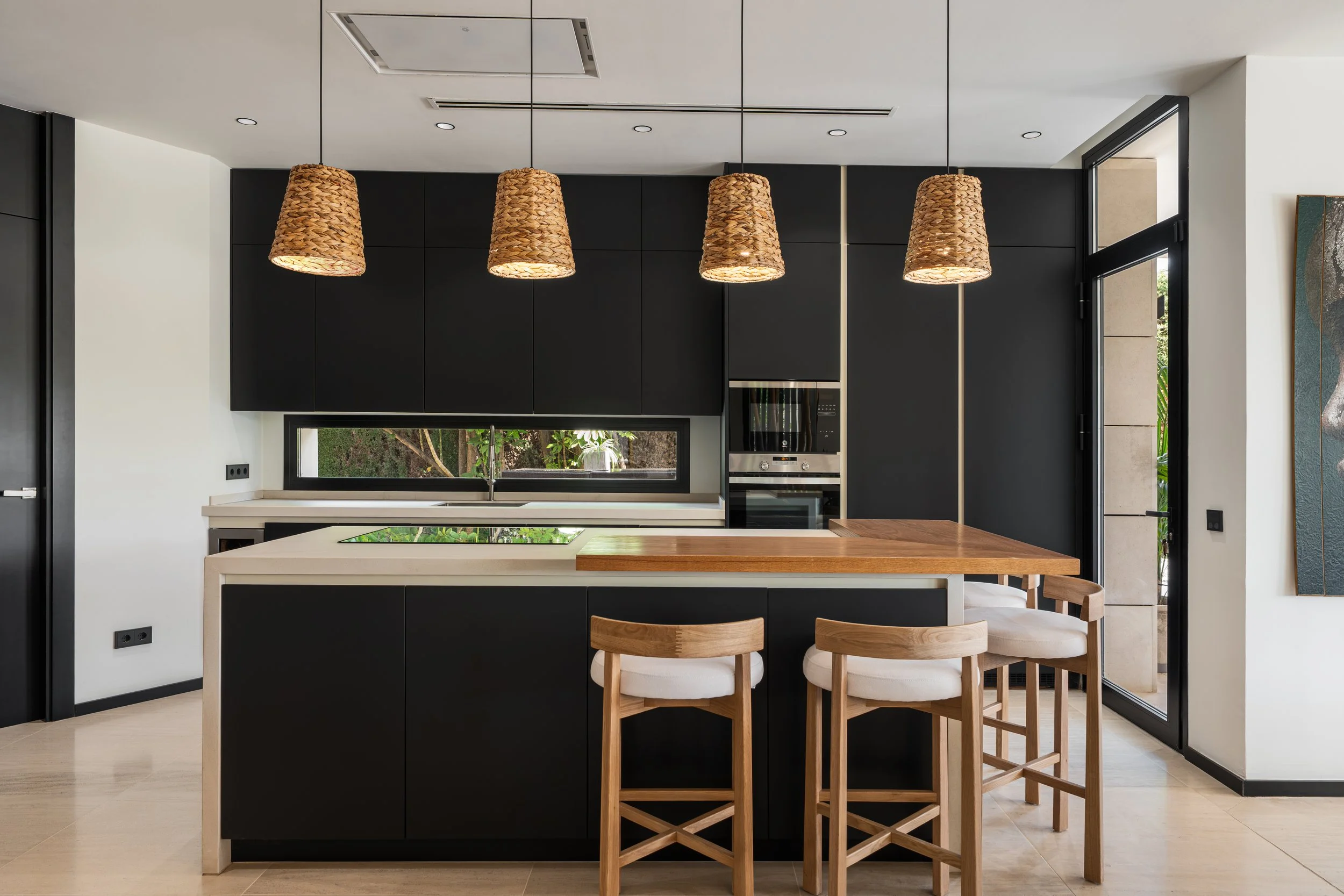 Bespoke Open-Plan Kitchen &amp; Island | CMH1122s
