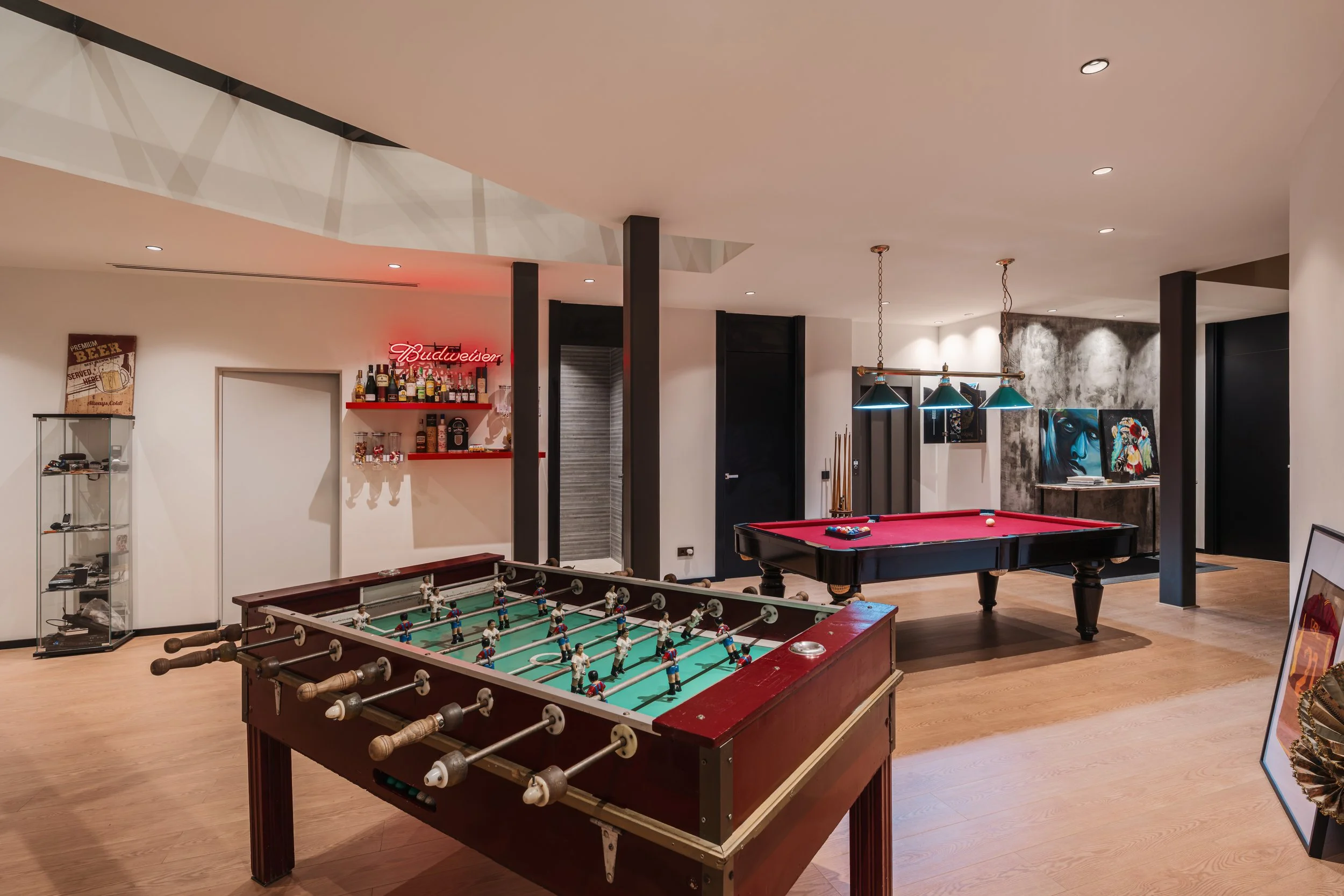 Lower Level Games &amp; Entertainment Salon | CMH1122s
