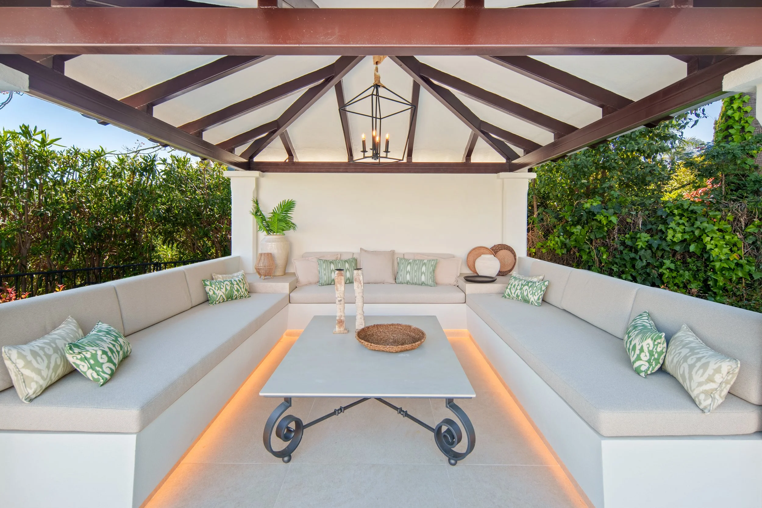 Sunken Garden Gazebo Lounge