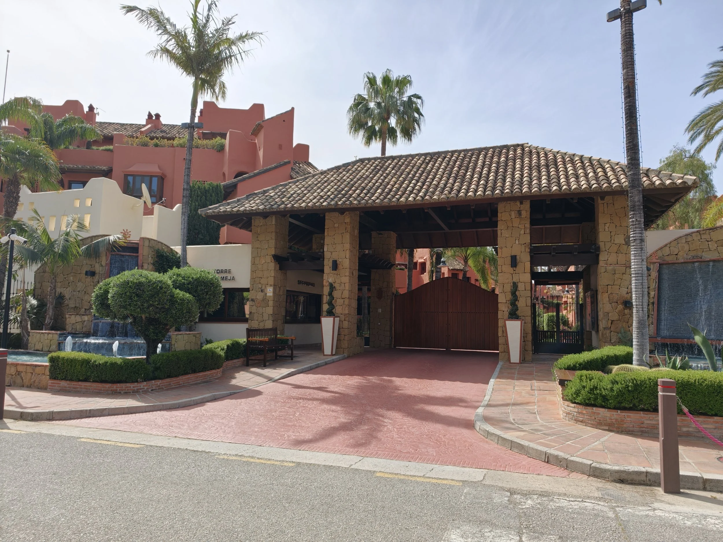 Main entrance of Torre Bermeja, an award-winning frontline beach development in Guadalmansa.