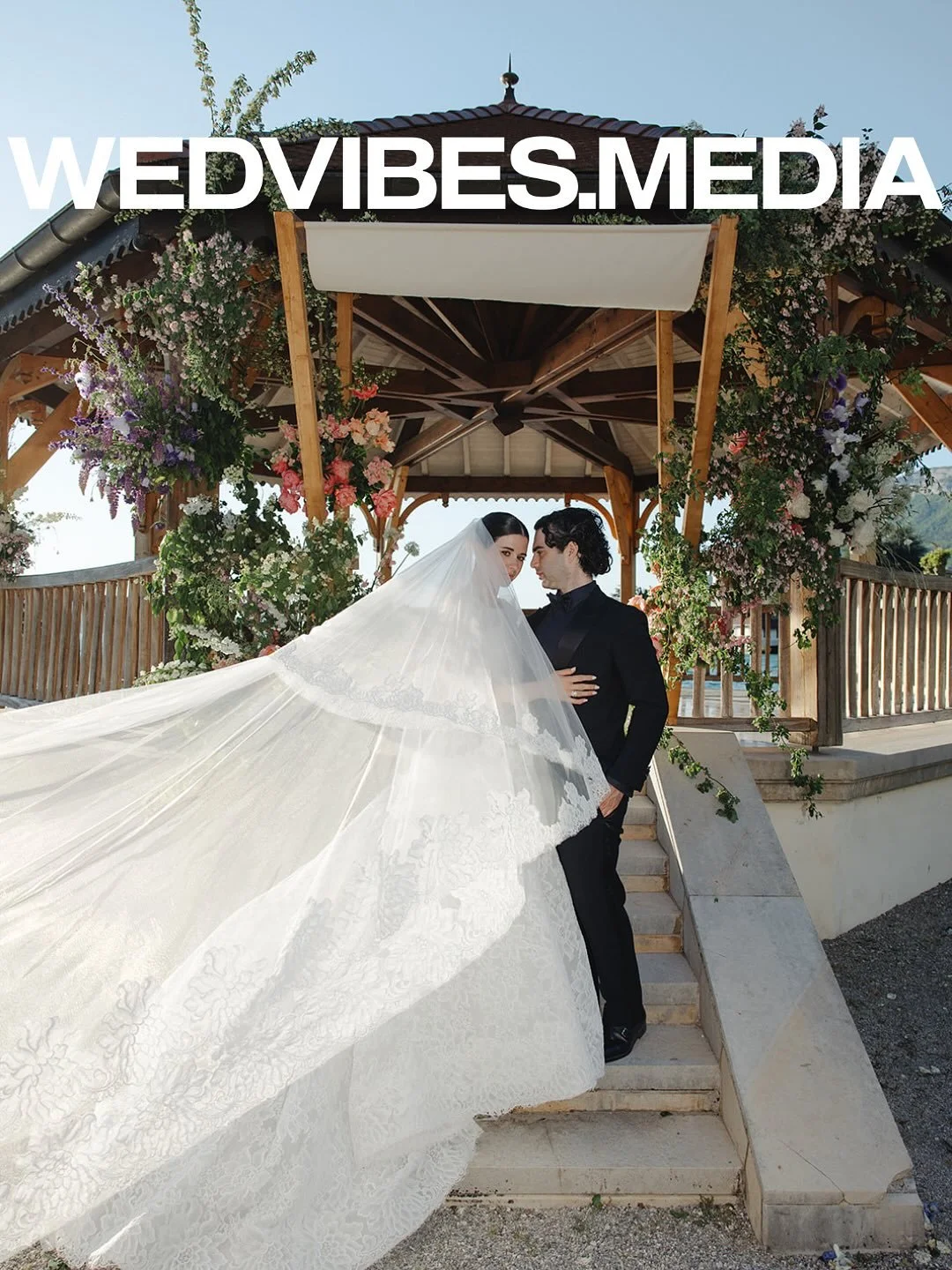 Where lilacs &amp; love bloom in France! A celebration of love, tradition, and timeless romance. In the majestic Palace de Menthon in Annecy, France.

Featured on @wed_vibes 

Planning &amp; design @despinoywedding
Coordination team @amoroevents @leo