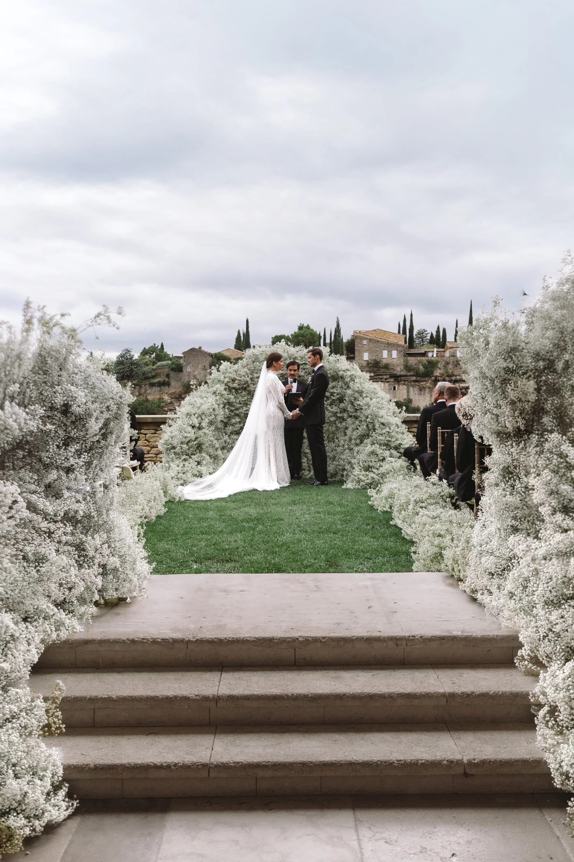 How to Work With a Luxury Wedding Planner in the South of France