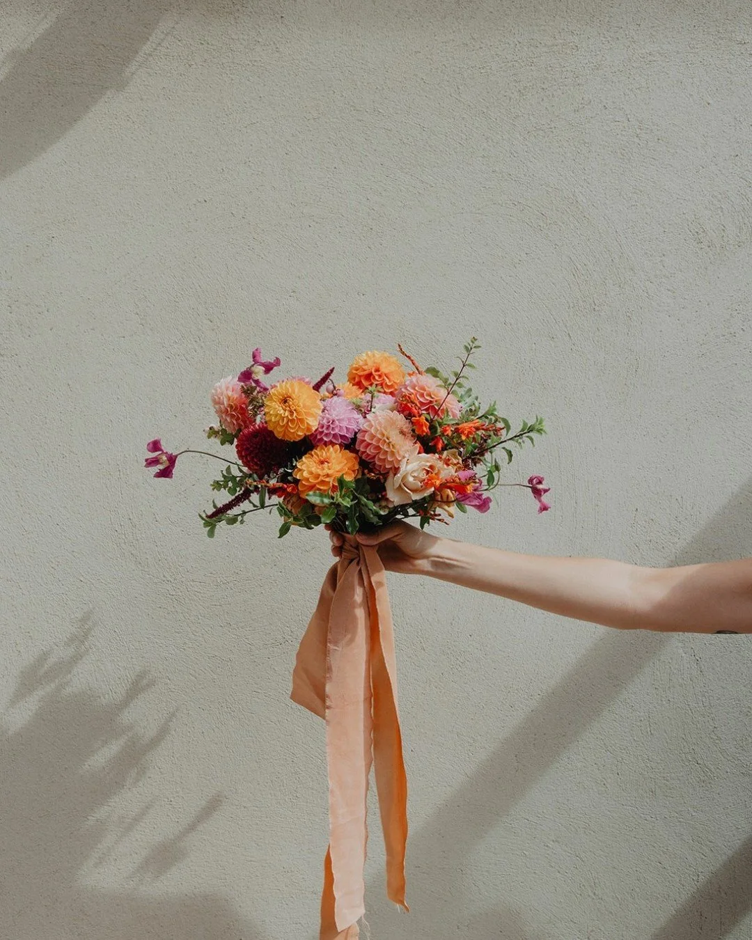 Just sending love and colors through flowers!

Wedding planner @despinoywedding
Flowers @elles_floraldesigner
Photo &amp; film @alchemia.photoandfilm 

#despinoywedding #weddingplanner #destinationwedding #weddingflowers