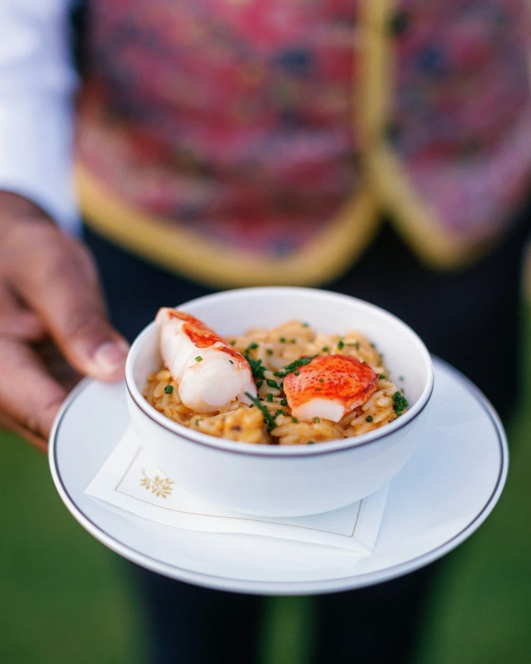 Do you know how long we, French people, usually spend at the table for family gatherings or celebrations? Take a guess&hellip;
3 to 4 hours. Yes, because we love to eat, drink, linger, and talk (deep talks&hellip; or not so deep at all).

And the bes