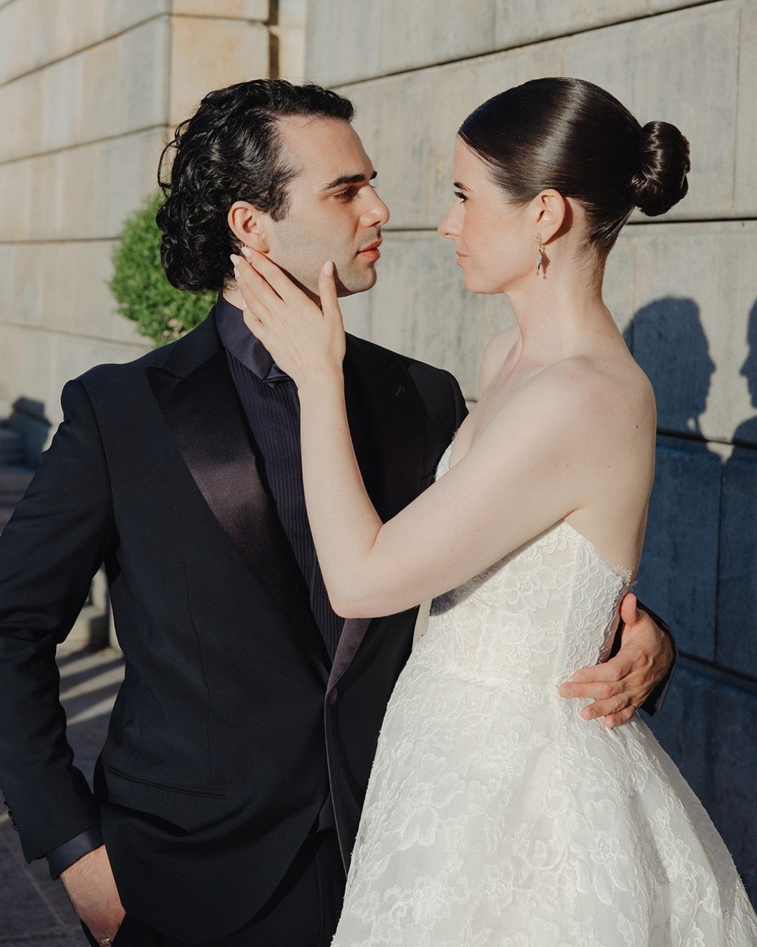 Couple session during golden hour! That soft, glowing light&hellip; always worth the timing.

If you&rsquo;re not sure when golden hour happens in the South-East of France (it does vary quite a bit from Paris, the North or the East), here&rsquo;s a l