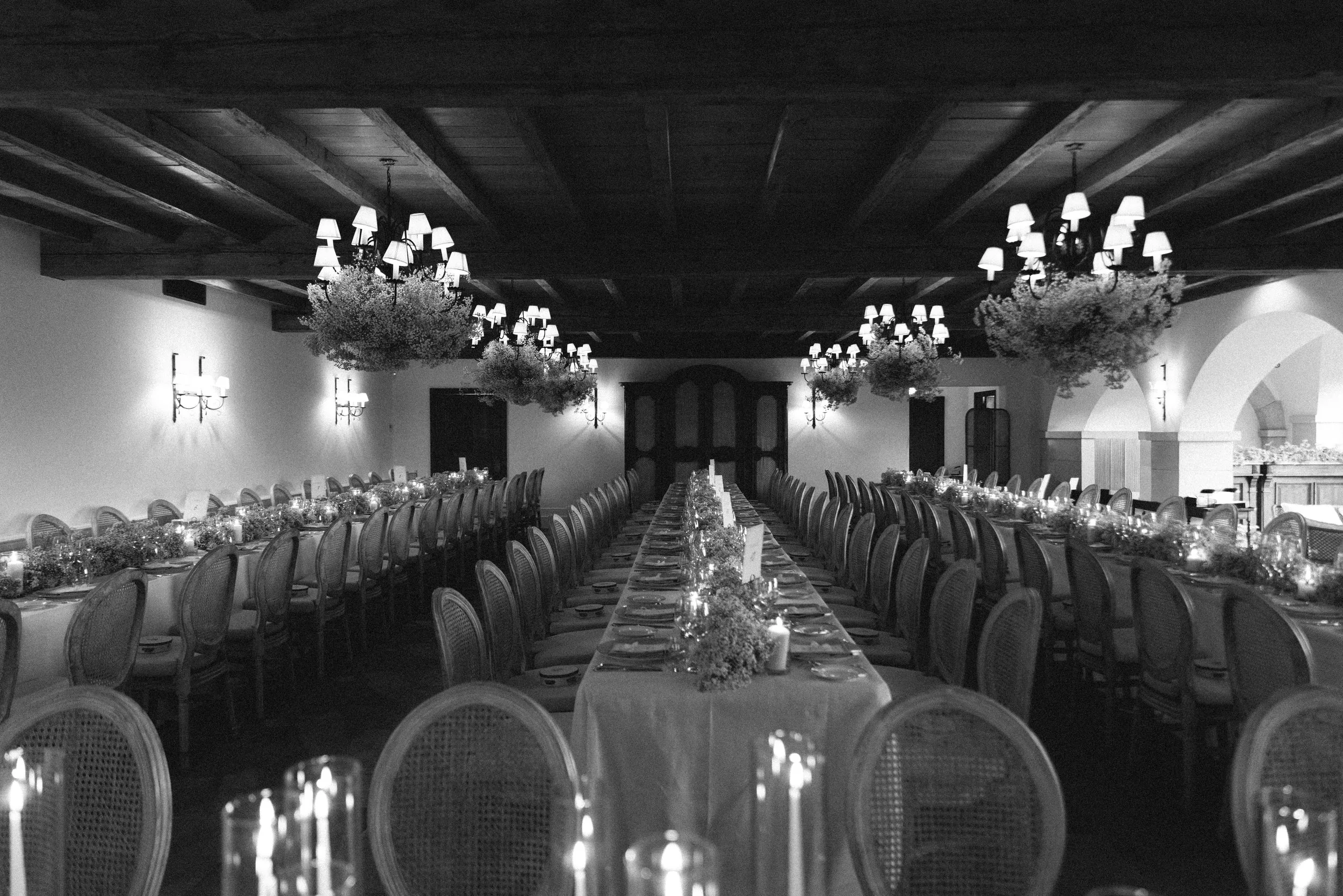 Gorgeous edito wedding dinner at the Bastide de Gordes South of France