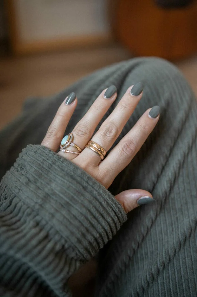 6 façons de porter le kaki en automne/hiver