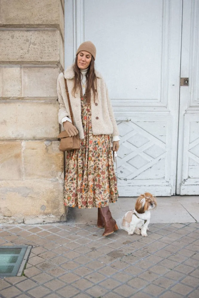 5 astuces pour porter une robe d'été en hiver