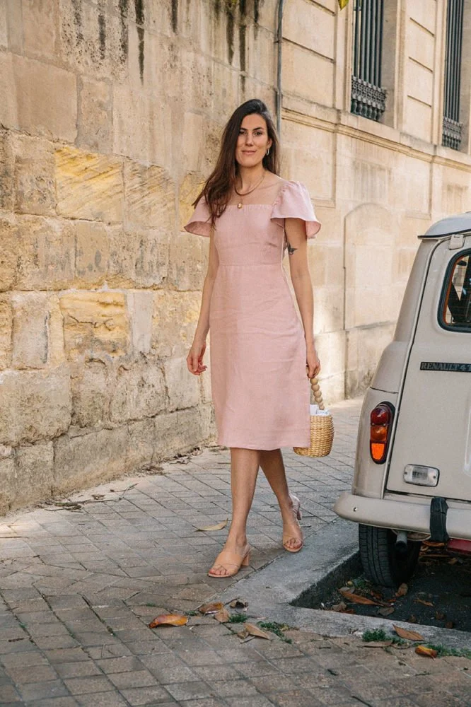 J'ai co-créé cette robe col carré en lin éco-responsable