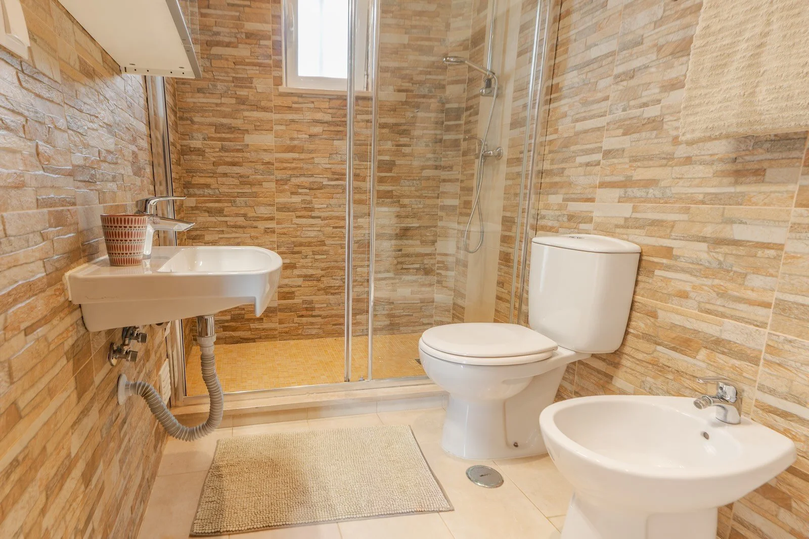 bathroom.jpeg