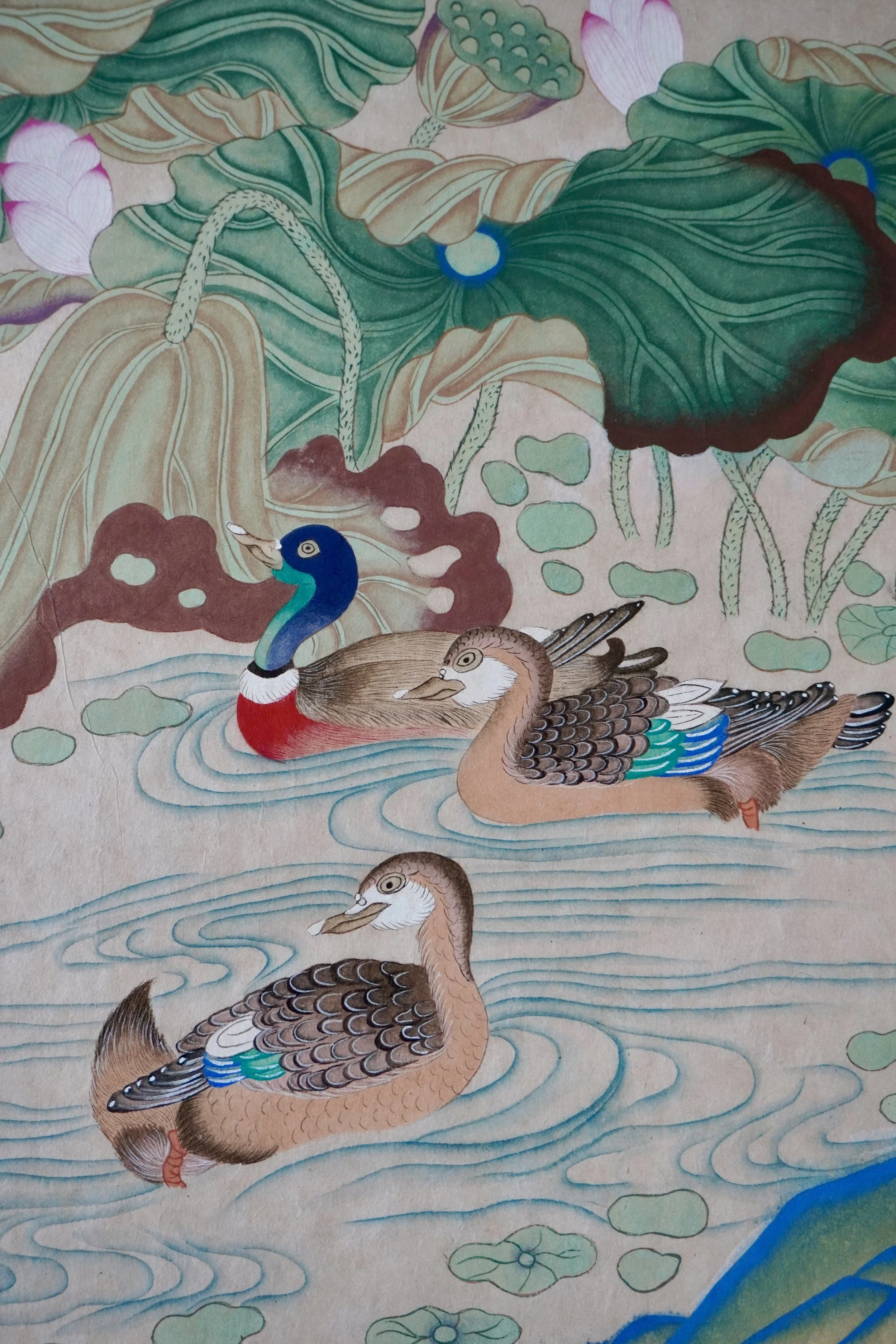 Yeonjido (연지도) – Lotus Pond

A study on hanji paper; technical guidance by Bae Song-Yi at Hongdae Minhwa. Based on a 19th-century anonymous masterpiece.

Symbolising purity, fertility, and family harmony, the Lotus Pond is a cornerstone of traditiona