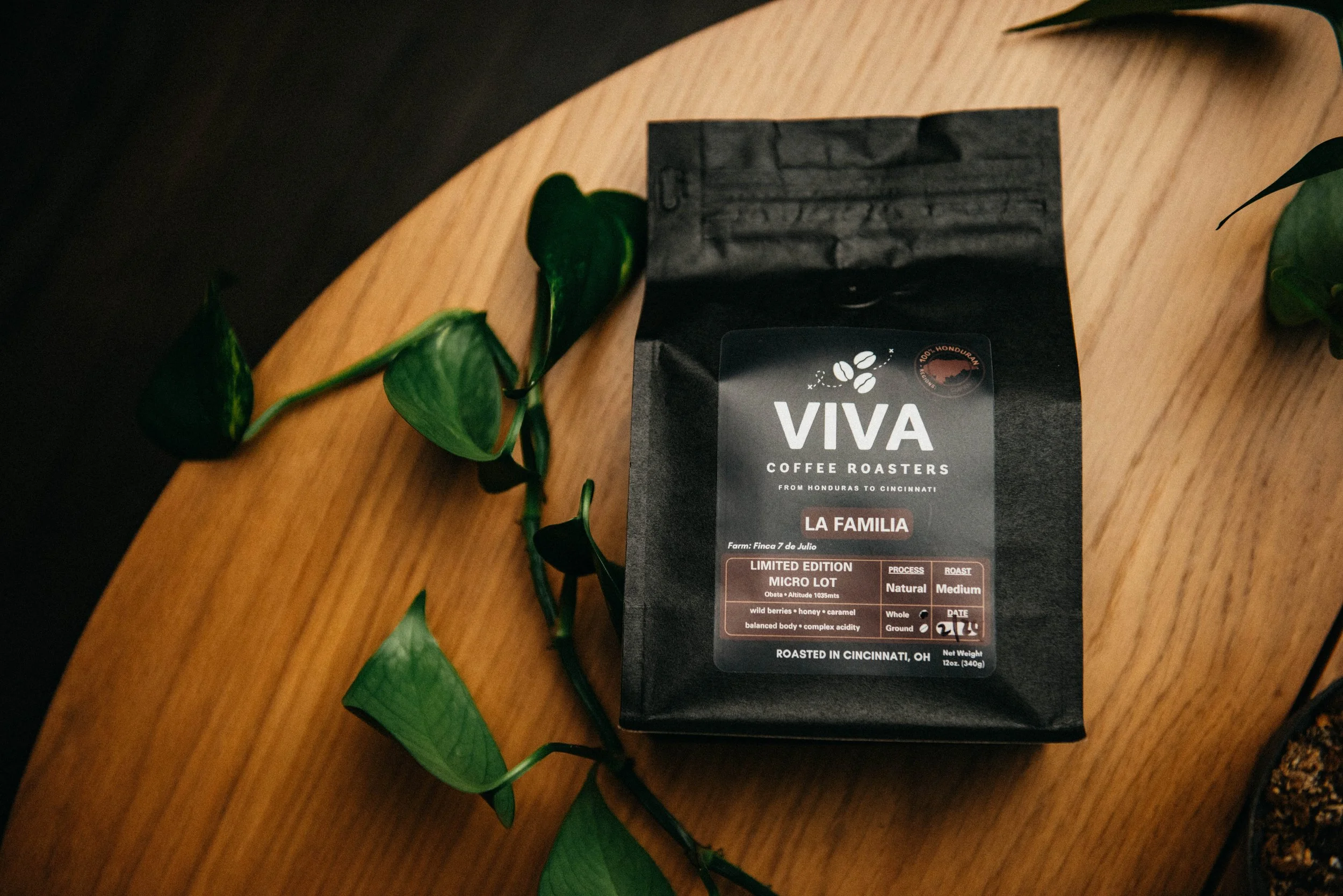 La Familia • Medium (Natural)