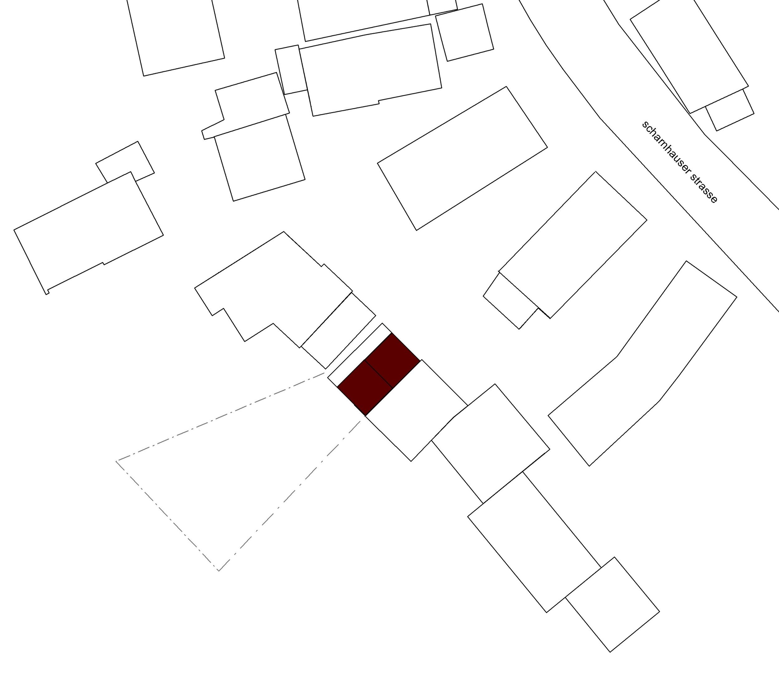 haus - B_Schwarz-weißer Lageplan mit Gebäudegrundrissen, markierter dunkelroter Fläche und der Beschriftung „Schaumhauserstraße“.