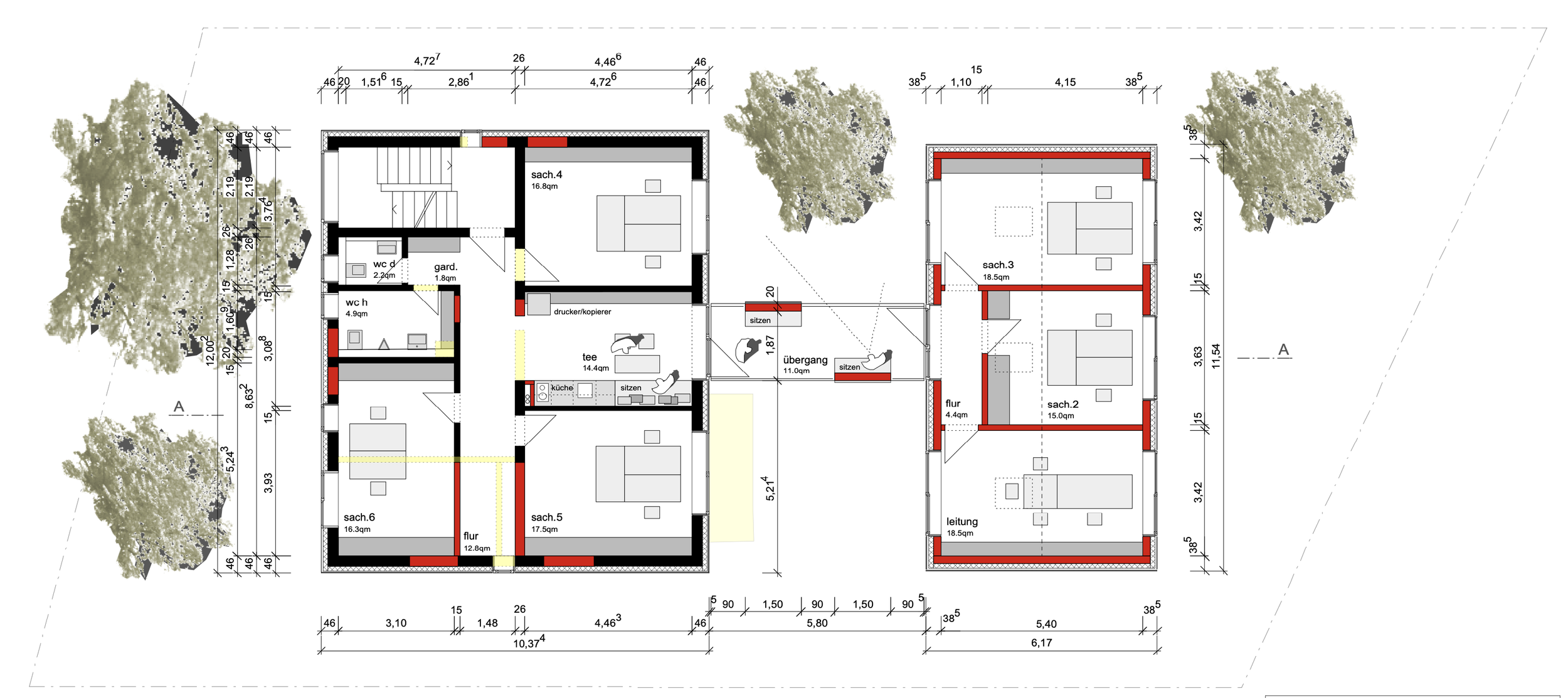 polizeiposten LE - Ein detaillierter Grundriss eines Hauses mit mehreren Räumen, darunter Schlafzimmer, Küche, Badezimmer, Flure und Gemeinschaftsbereiche. Der Plan enthält Maße, Möbel, Fenster und Türen sowie Bäume im Außenbereich.