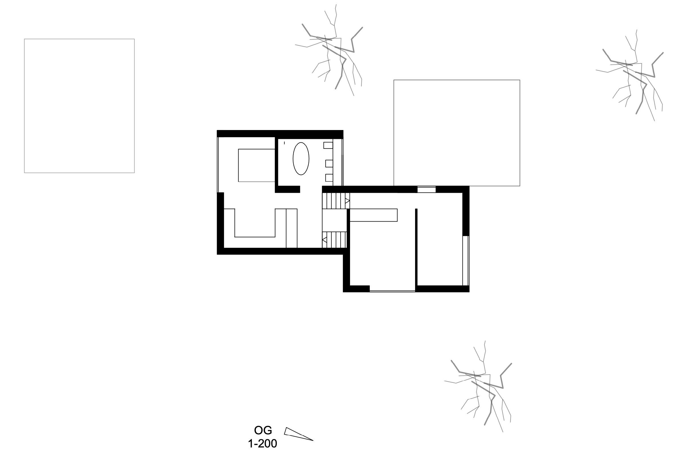 haus SG - Grundriss eines Hauses mit umliegenden Bäumen und drei großen rechteckigen Flächen im Außenbereich.