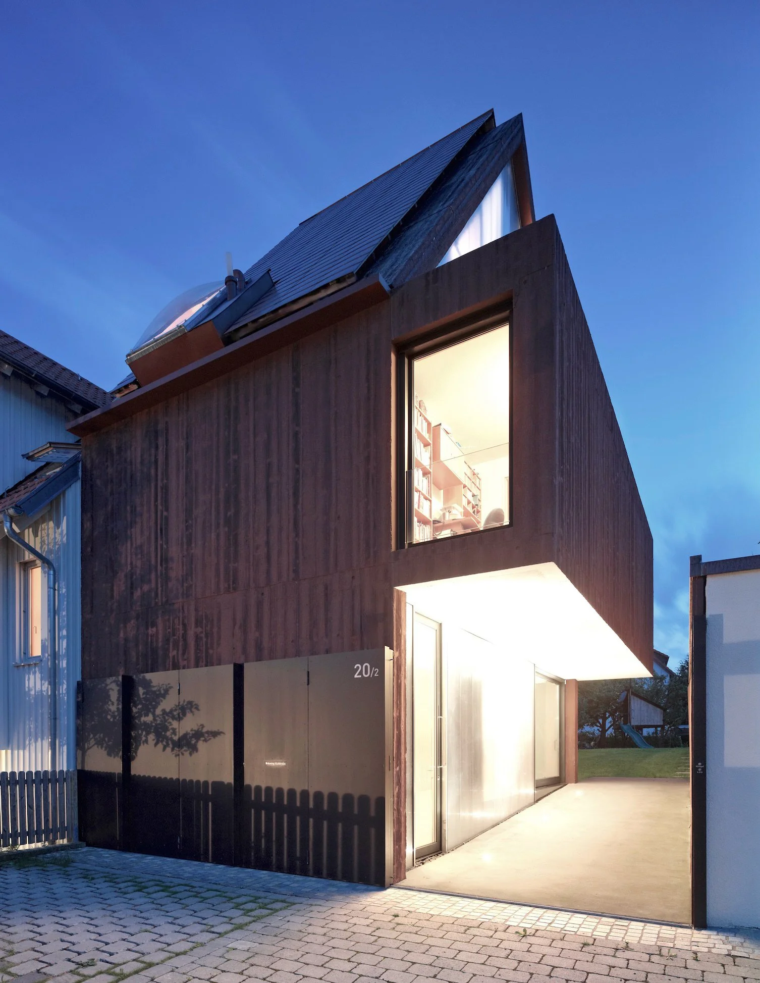haus B - versteinerte hommage