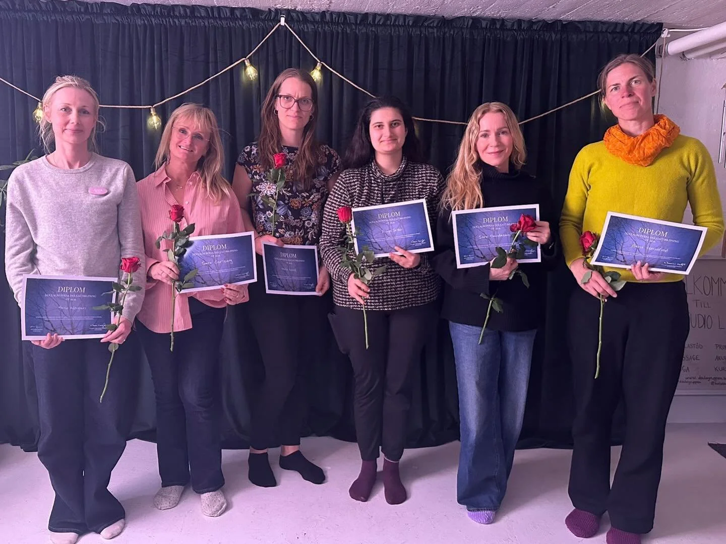 Ig&aring;r tillkom nya doulor till doulav&auml;rlden!!✨🥳
6 stycken varma, ink&auml;nnande, engagerade och h&auml;rliga kvinnor. Tack f&ouml;r dessa dagar. Ni har verkligen l&auml;rt Oss s&aring; mycket!! Med kluriga fr&aring;gor, nya perspektiv och 