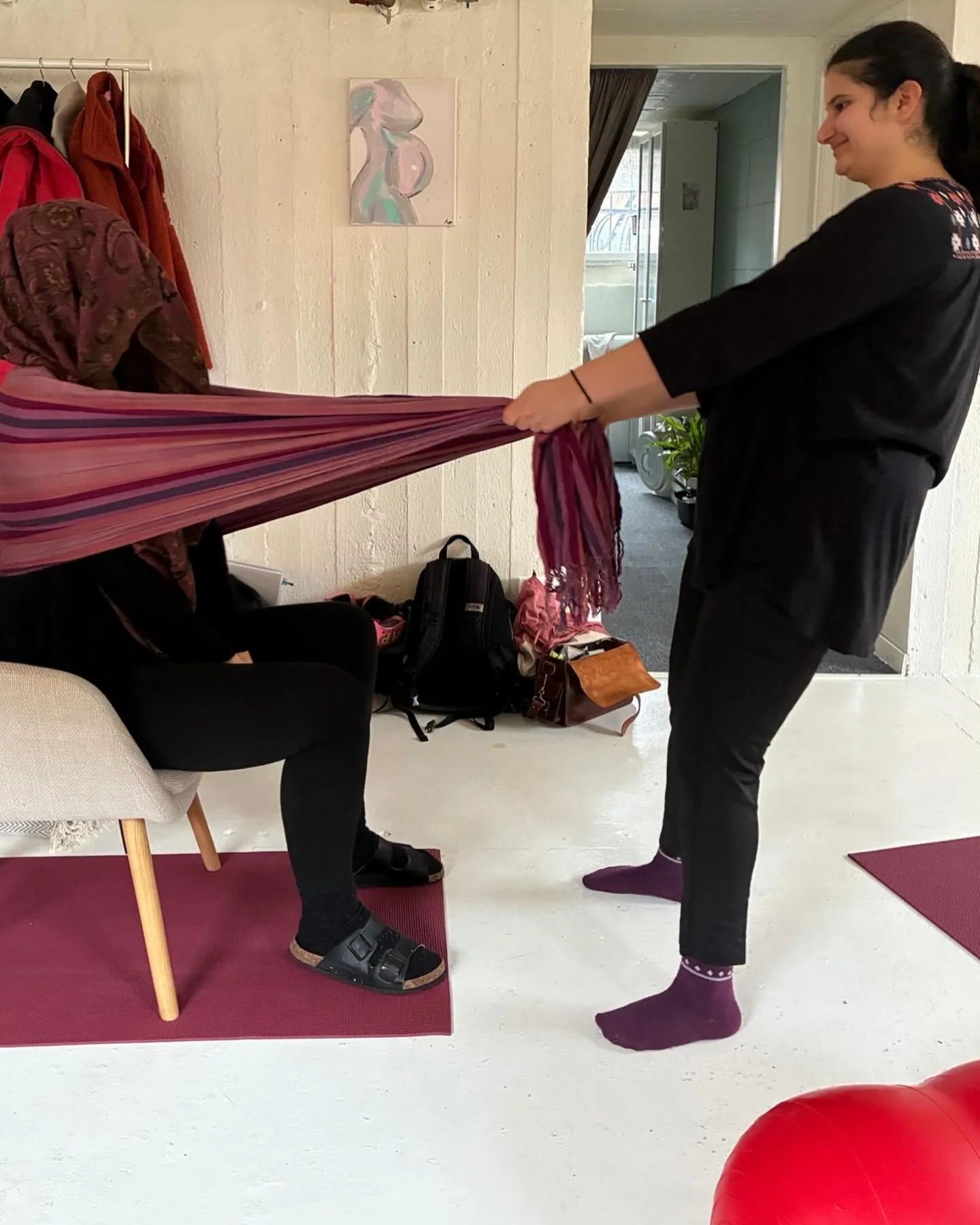 Nya datum f&ouml;r Doulautbildningen kommer inom kort! V&aring;rens omg&aring;ng &auml;r &auml;nnu inte avslutad men till h&ouml;sten drar vi ig&aring;ng igen. 

Vad: 6 dagars Doulautbildning med tv&aring; kursledare och (minst) tv&aring; g&auml;stan