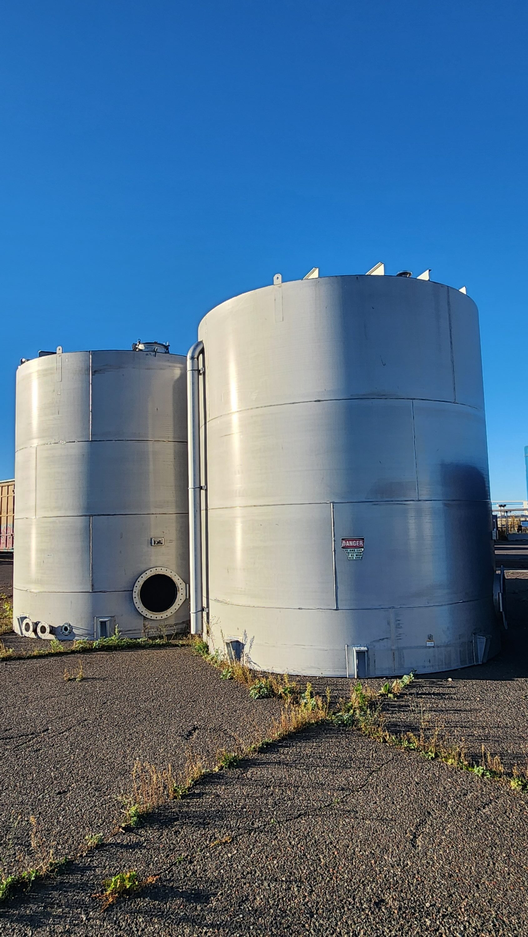 18-000-Gallon-Tanks.png